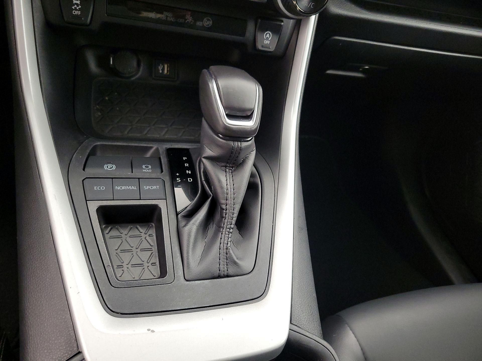 Thumbnail: 2024 Toyota RAV4 - 17