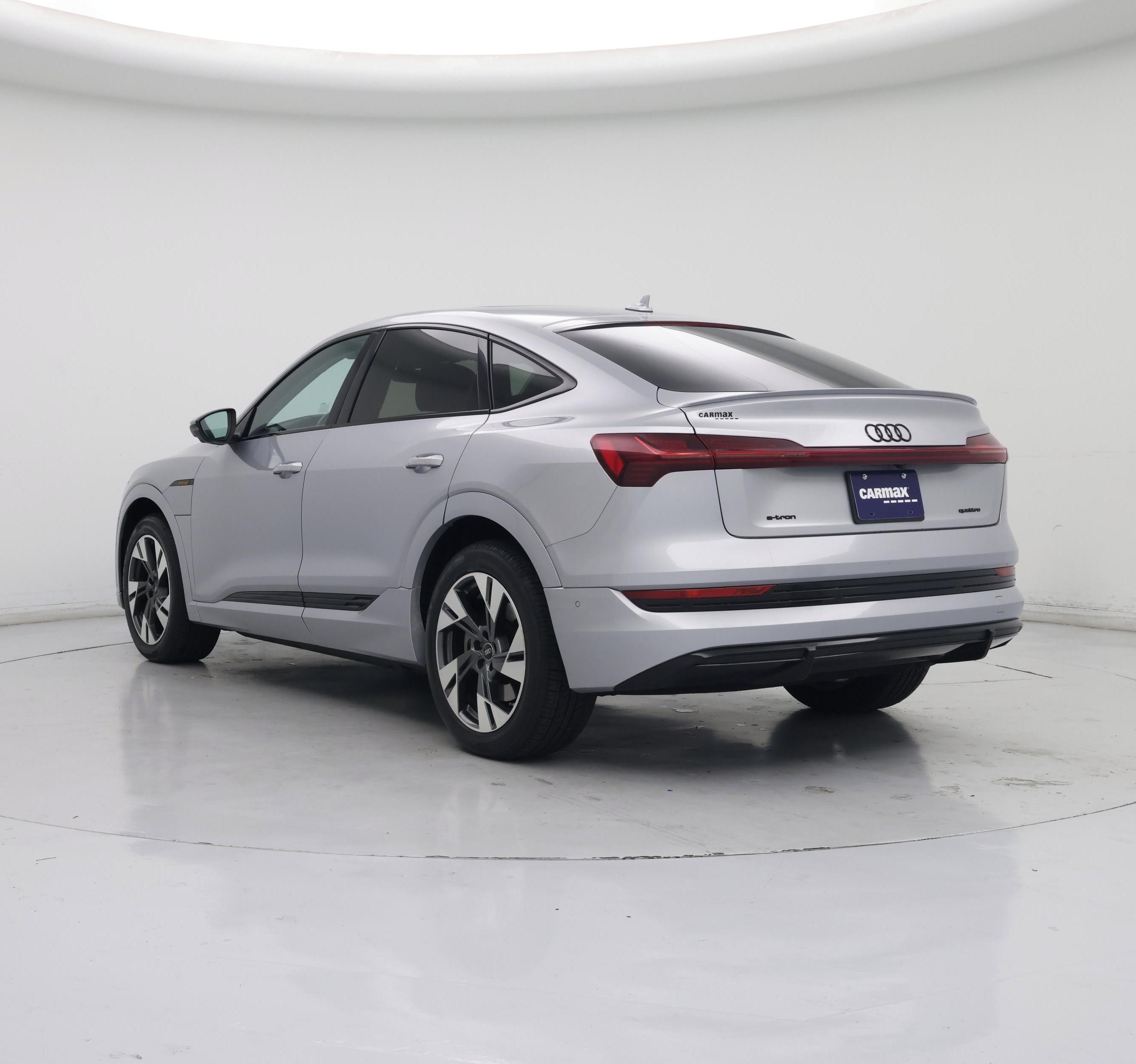 Thumbnail: 2022 Audi e-tron S - 2