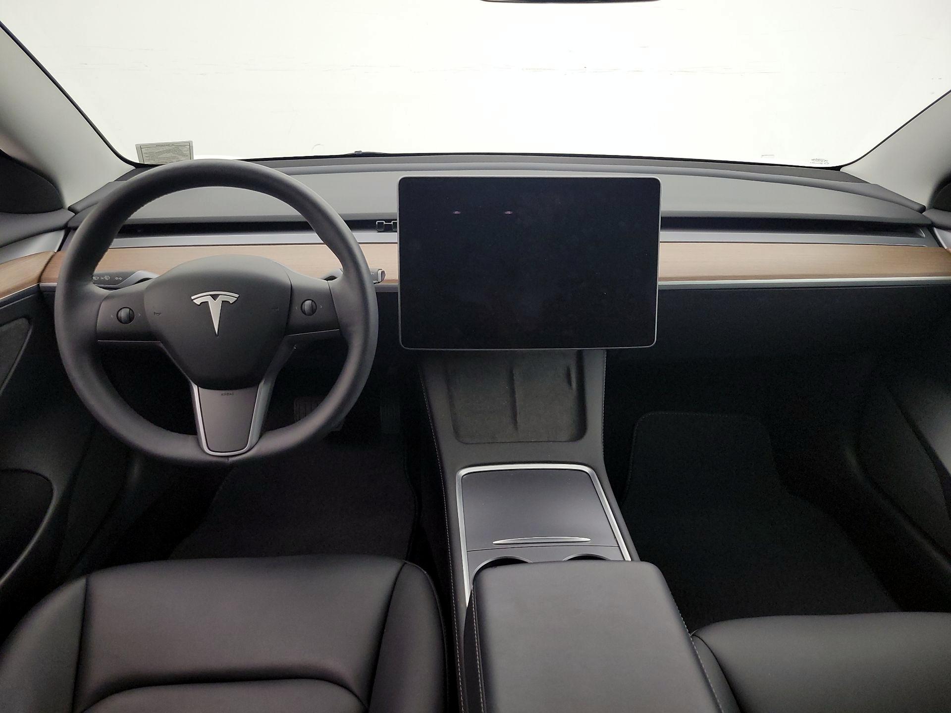 Thumbnail: 2023 Tesla Model 3 - 9