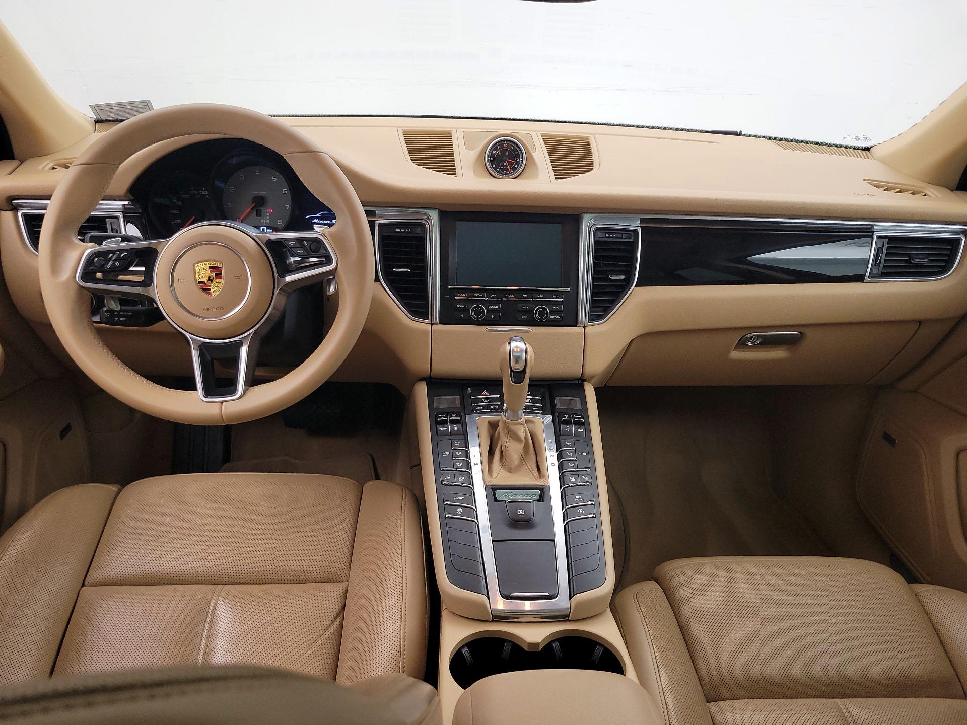 Thumbnail: 2016 Porsche Macan - 9