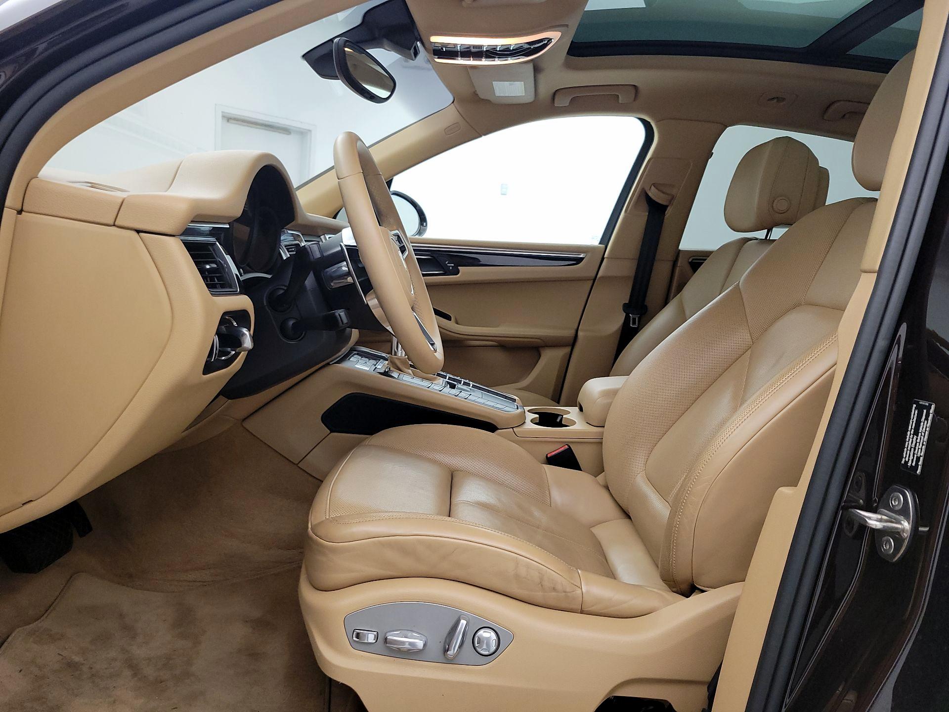 Thumbnail: 2016 Porsche Macan - 11