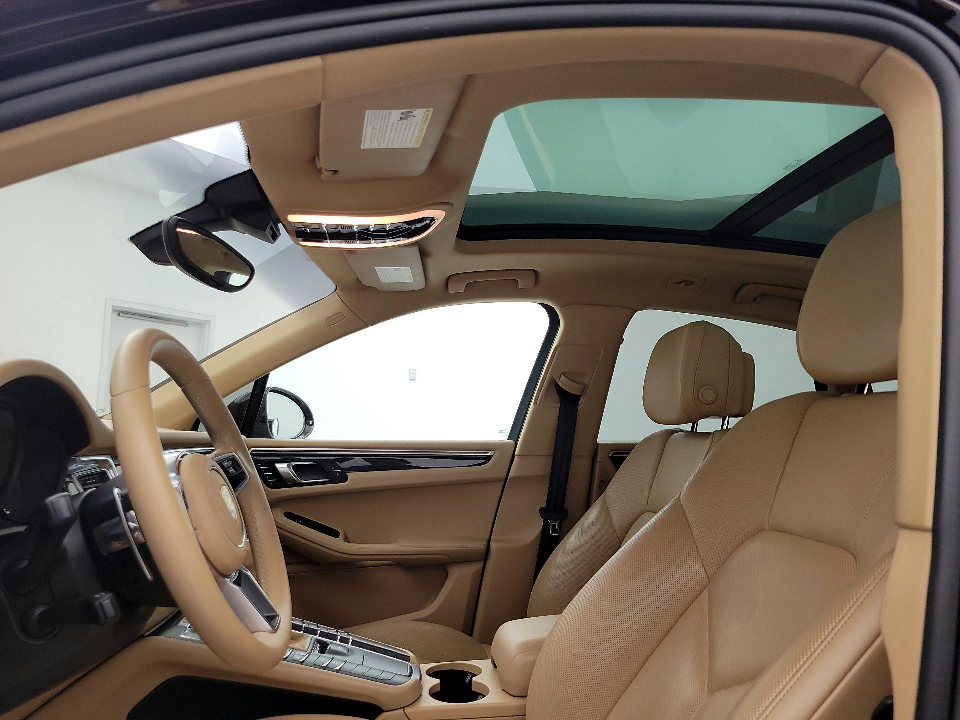 Thumbnail: 2016 Porsche Macan - 20