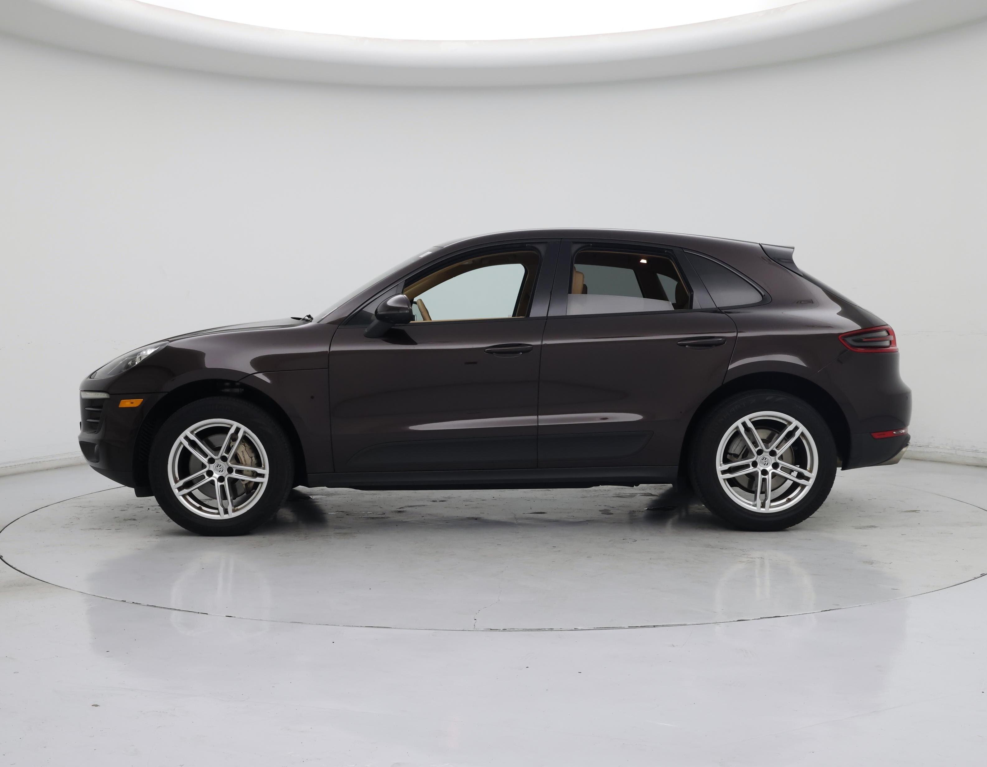 Thumbnail: 2016 Porsche Macan - 3