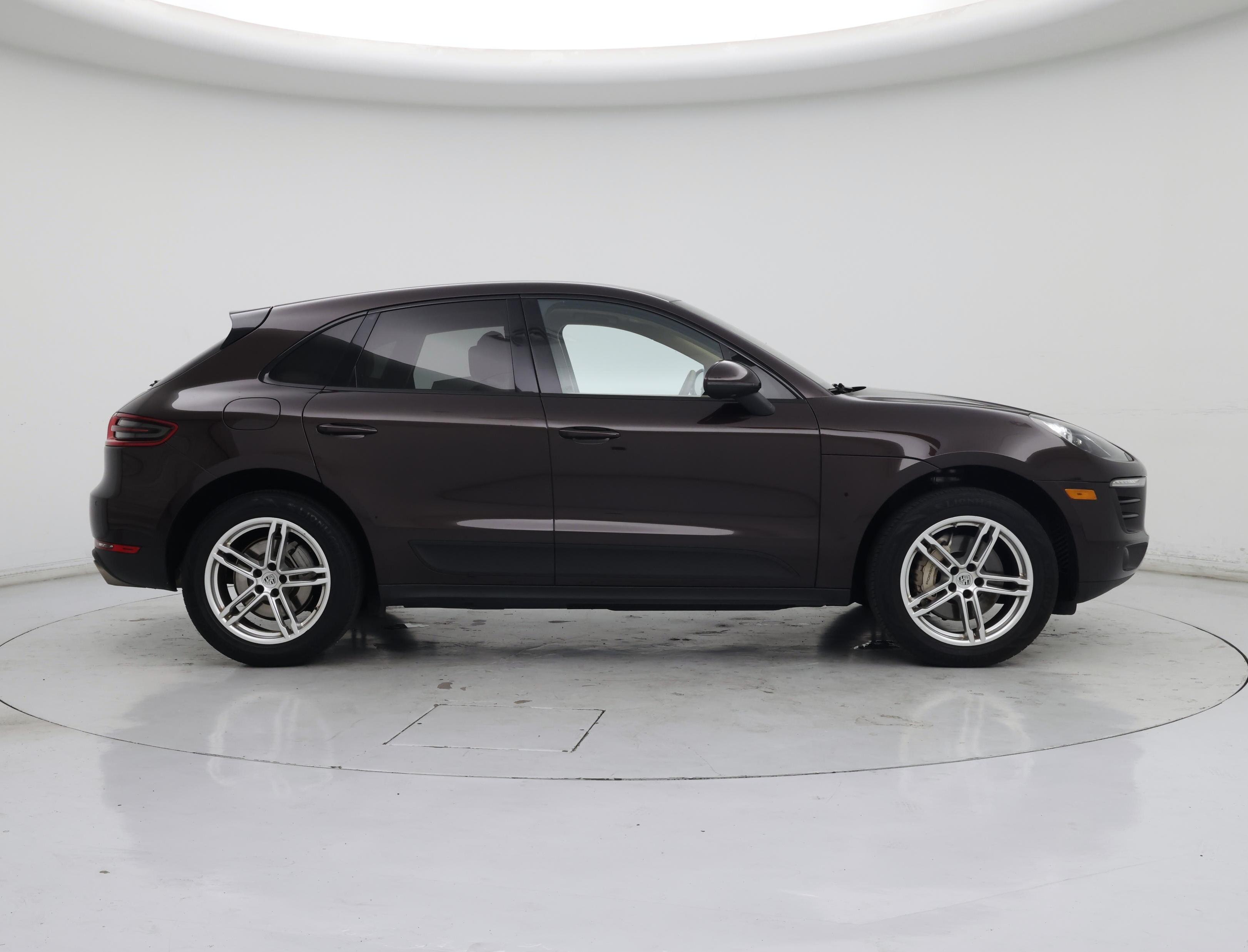 Thumbnail: 2016 Porsche Macan - 7