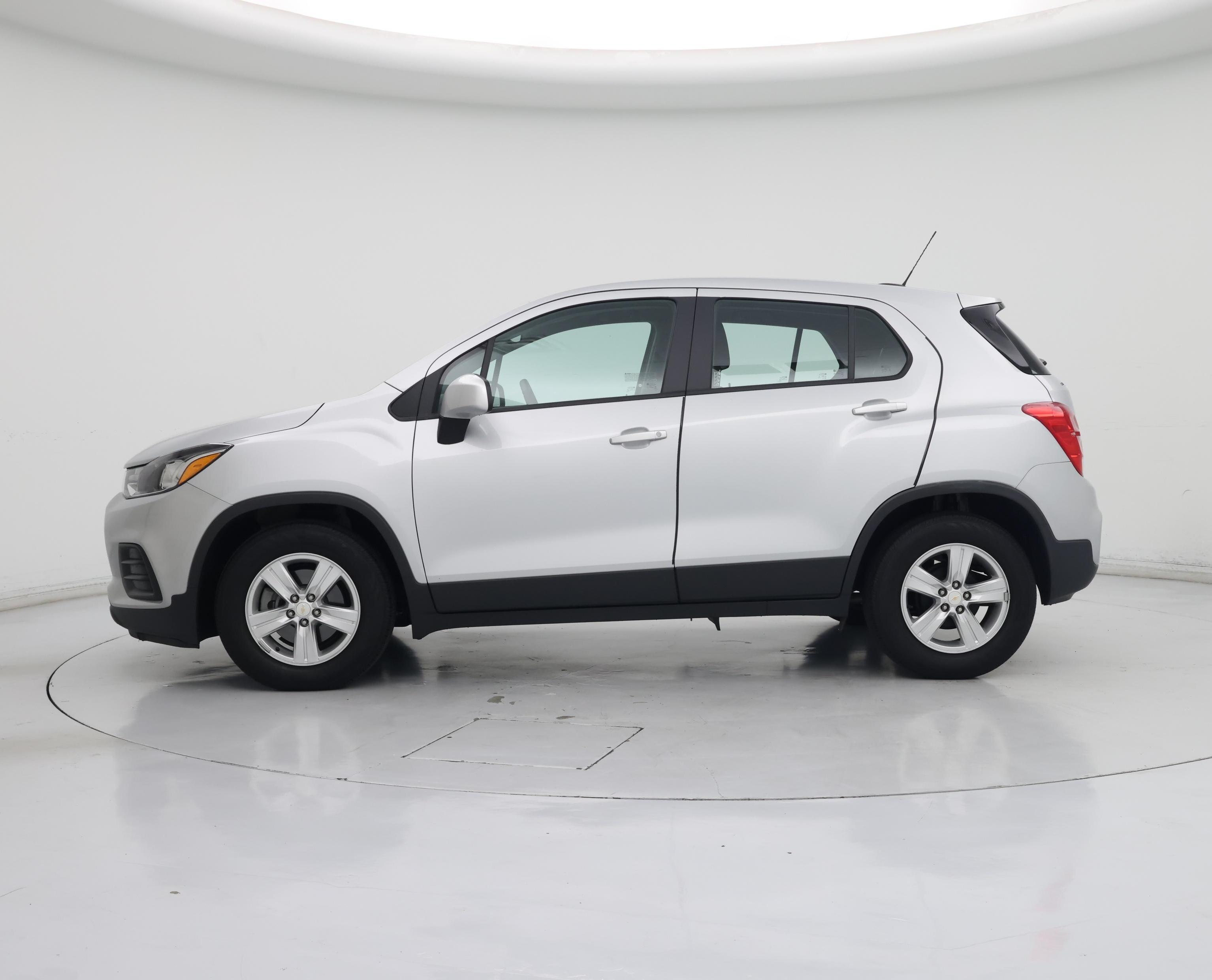 Thumbnail: 2020 Chevrolet Trax - 3