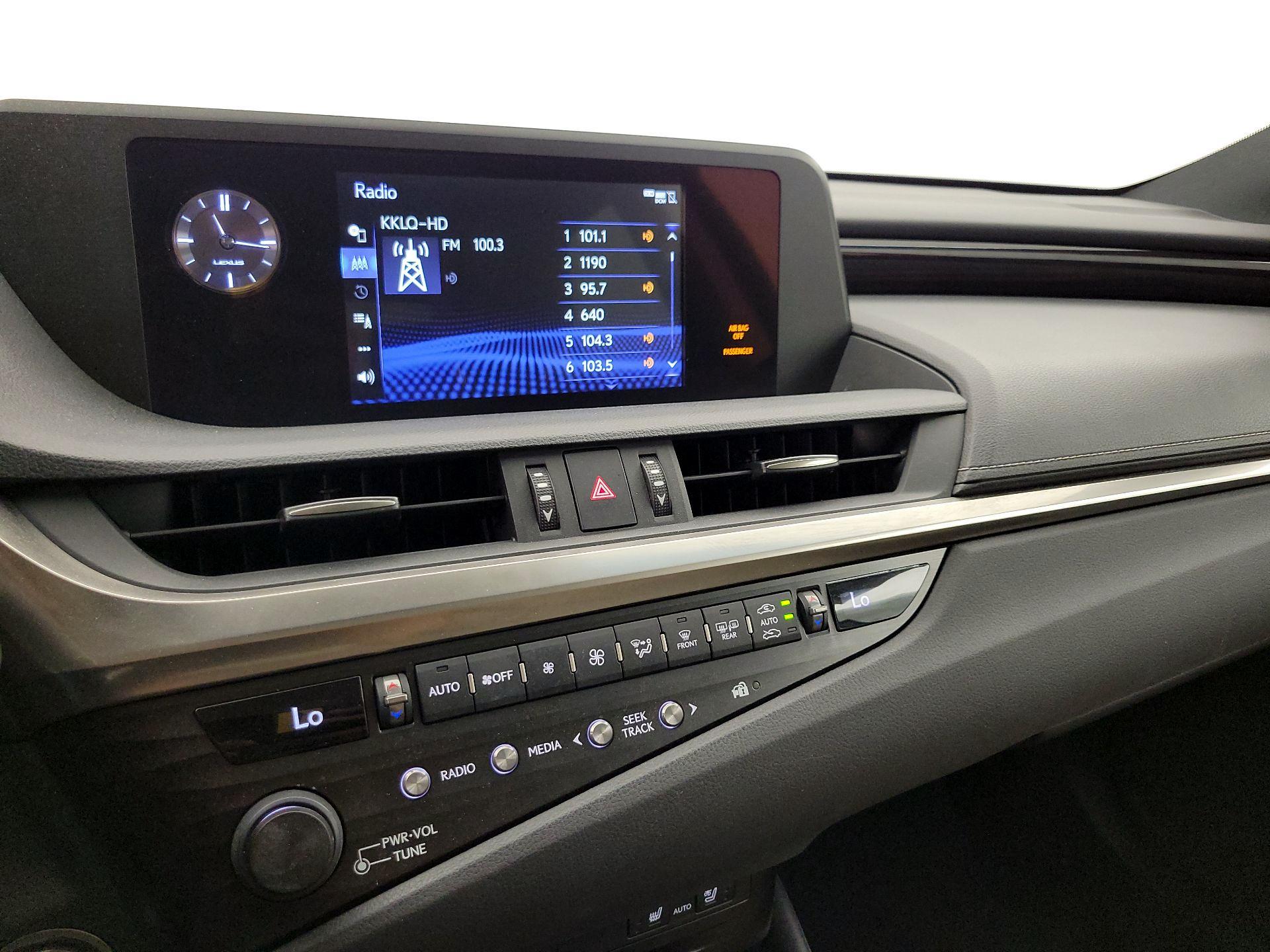 Thumbnail: 2019 Lexus ES - 15