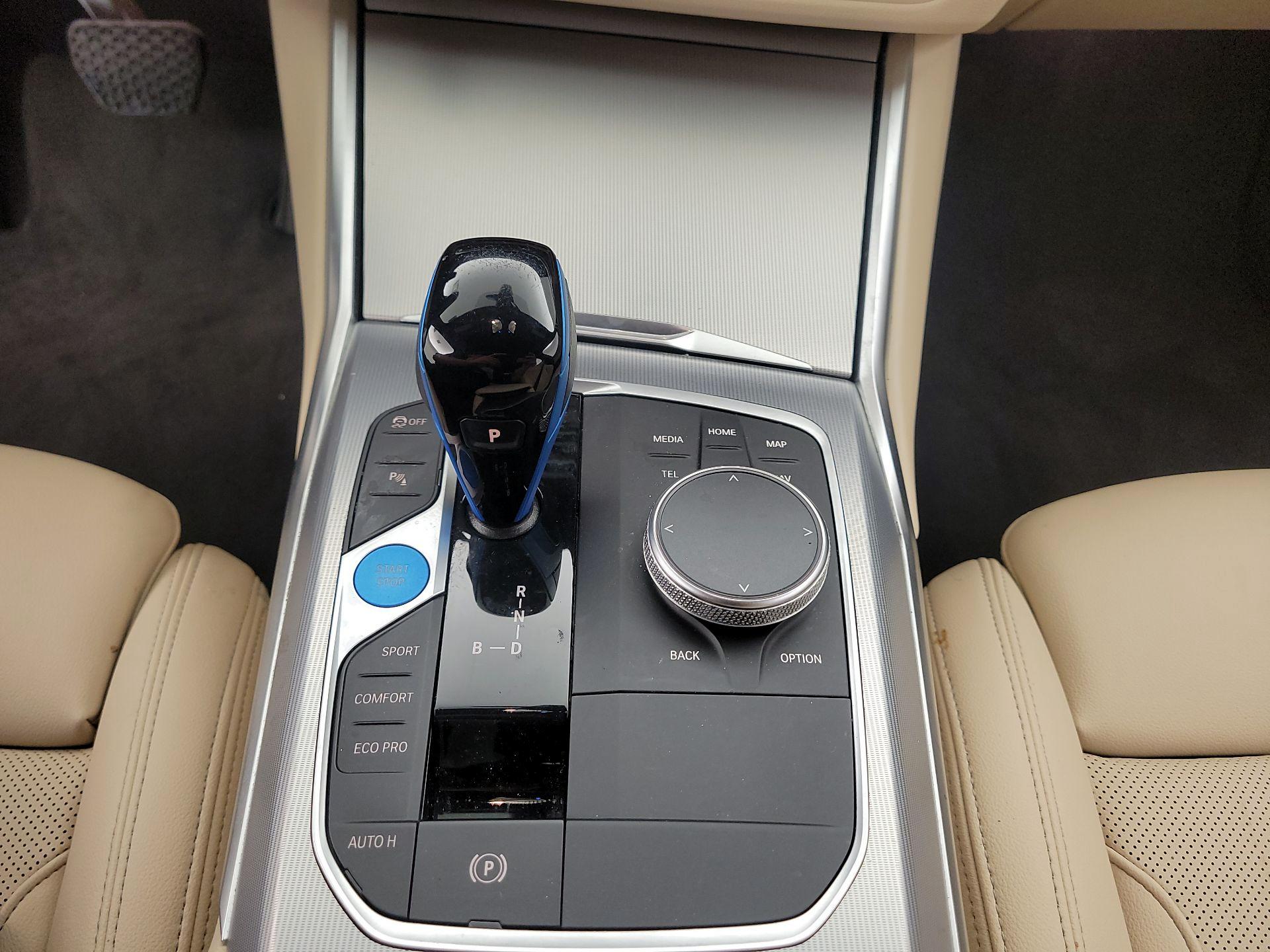 Thumbnail: 2023 BMW i4 - 18