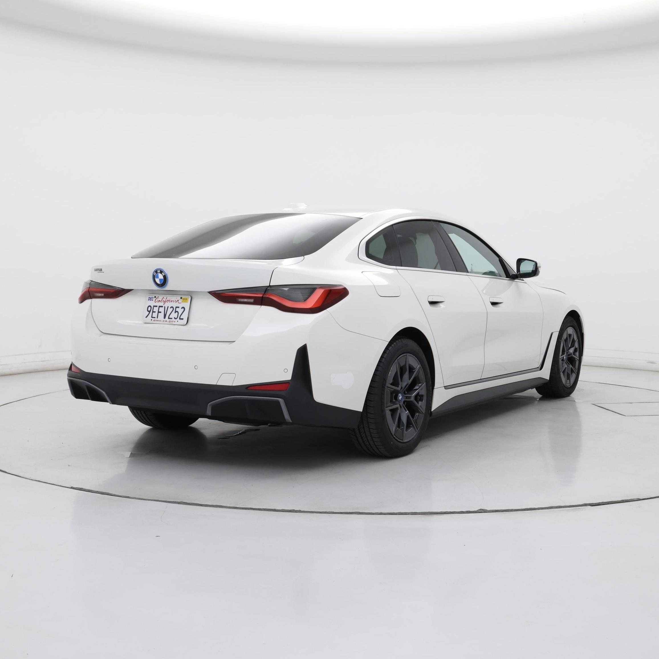 Thumbnail: 2023 BMW i4 - 8