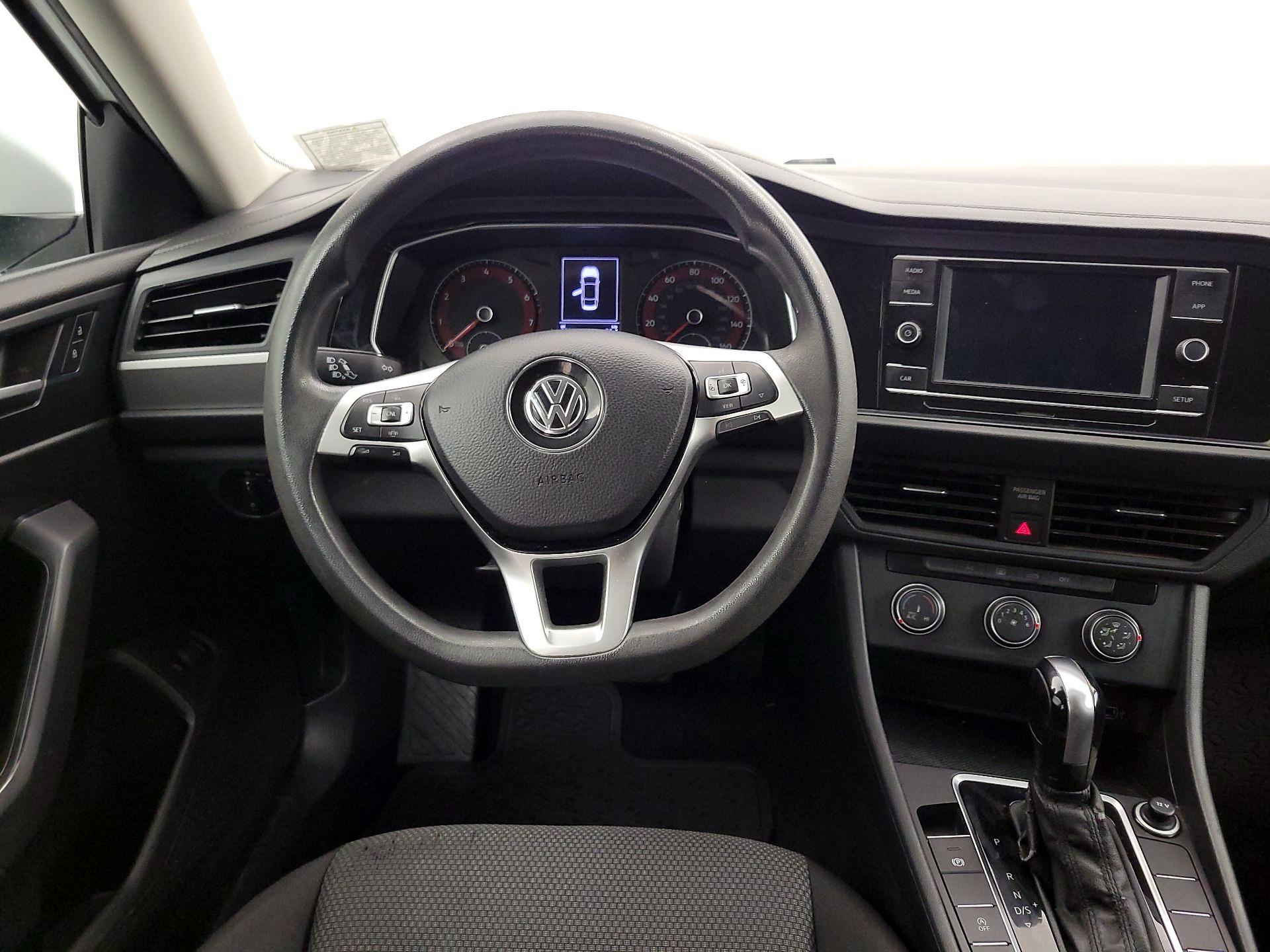 Thumbnail: 2019 Volkswagen Jetta - 10