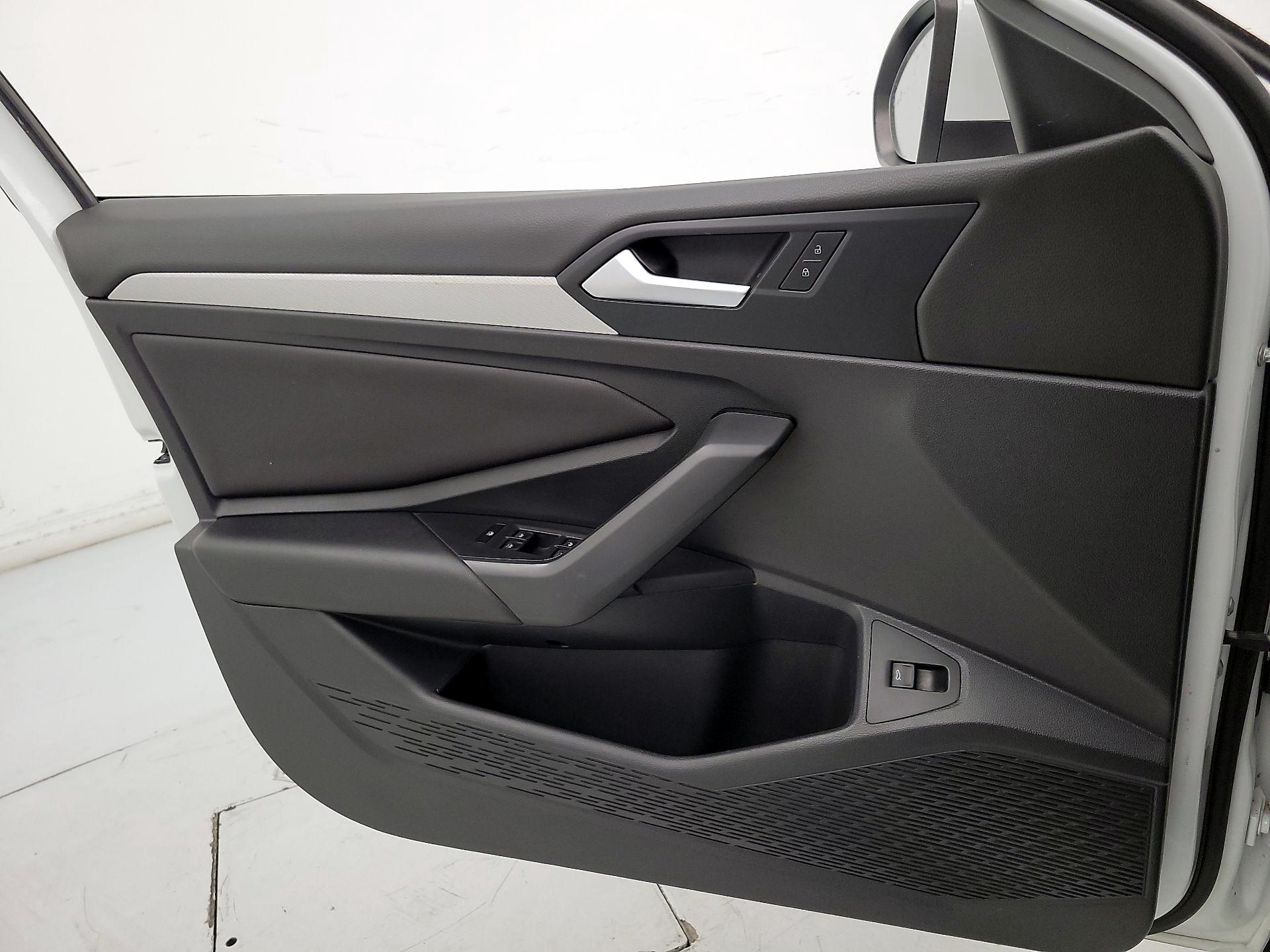 Thumbnail: 2019 Volkswagen Jetta - 12