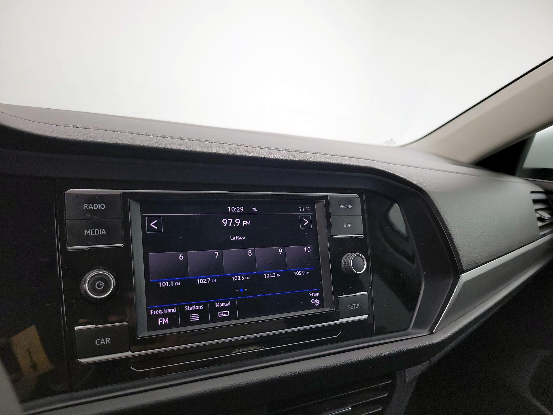 Thumbnail: 2019 Volkswagen Jetta - 15
