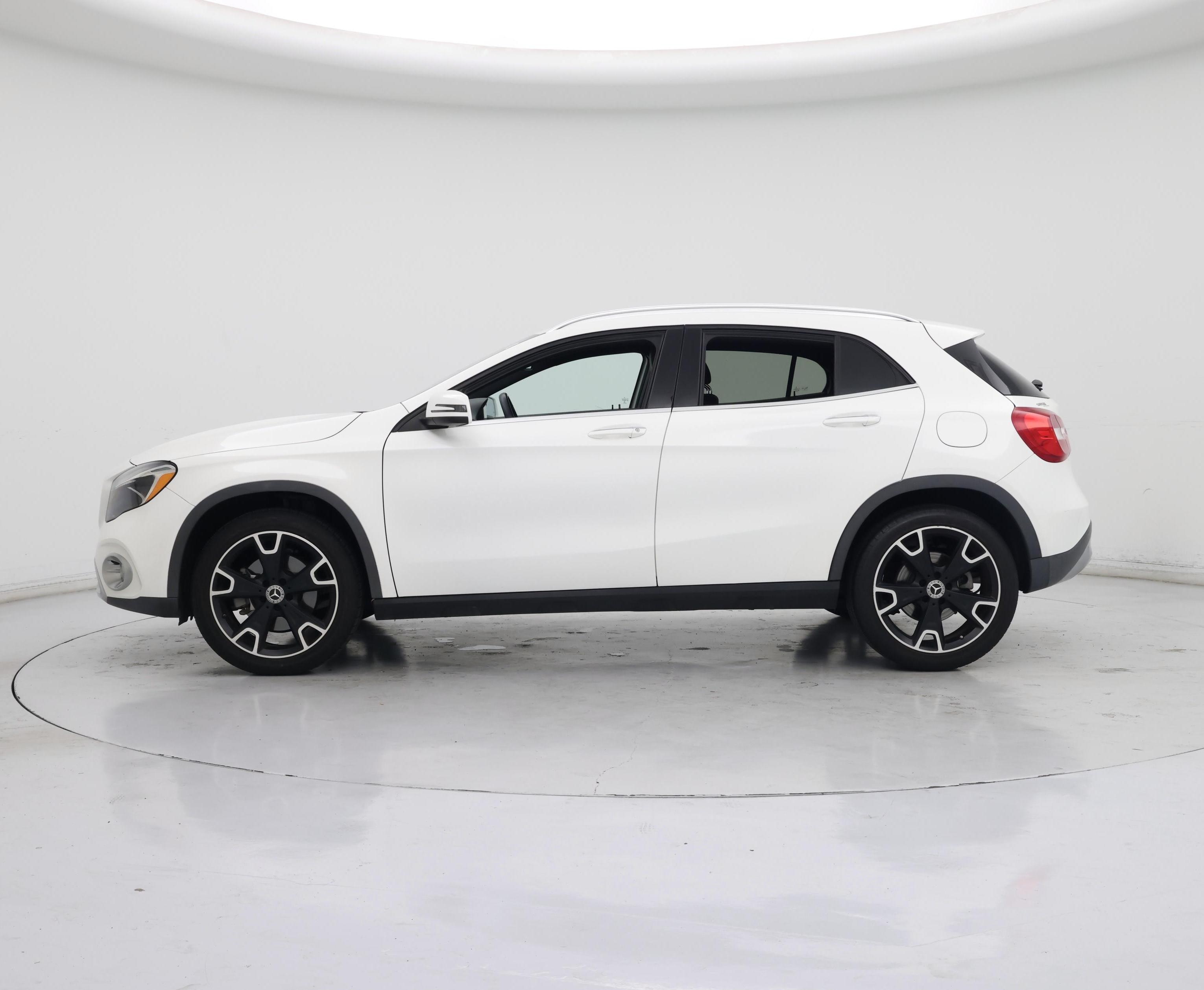 Thumbnail: 2020 Mercedes-Benz GLA - 3