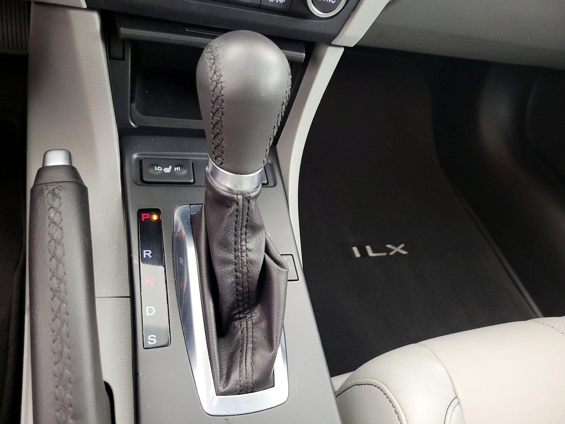 Thumbnail: 2020 Acura ILX - 17