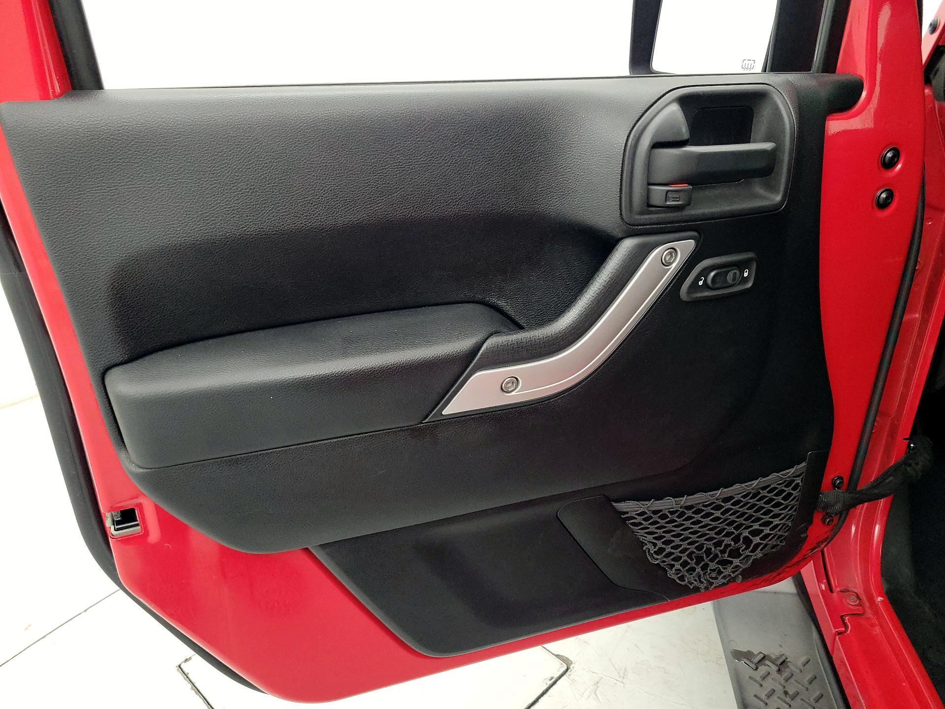 Thumbnail: 2014 Jeep Wrangler - 12