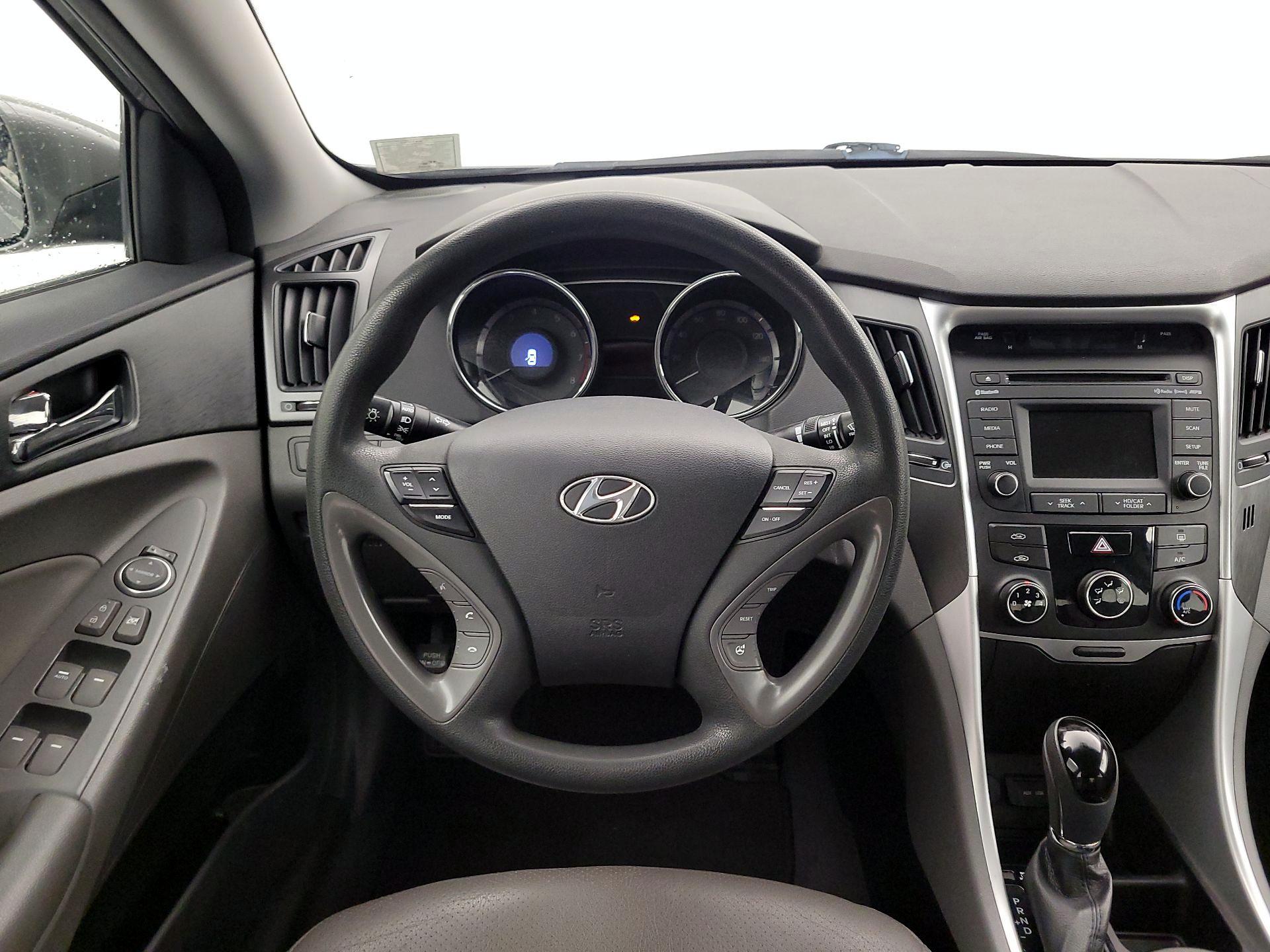 Thumbnail: 2014 Hyundai Sonata - 10