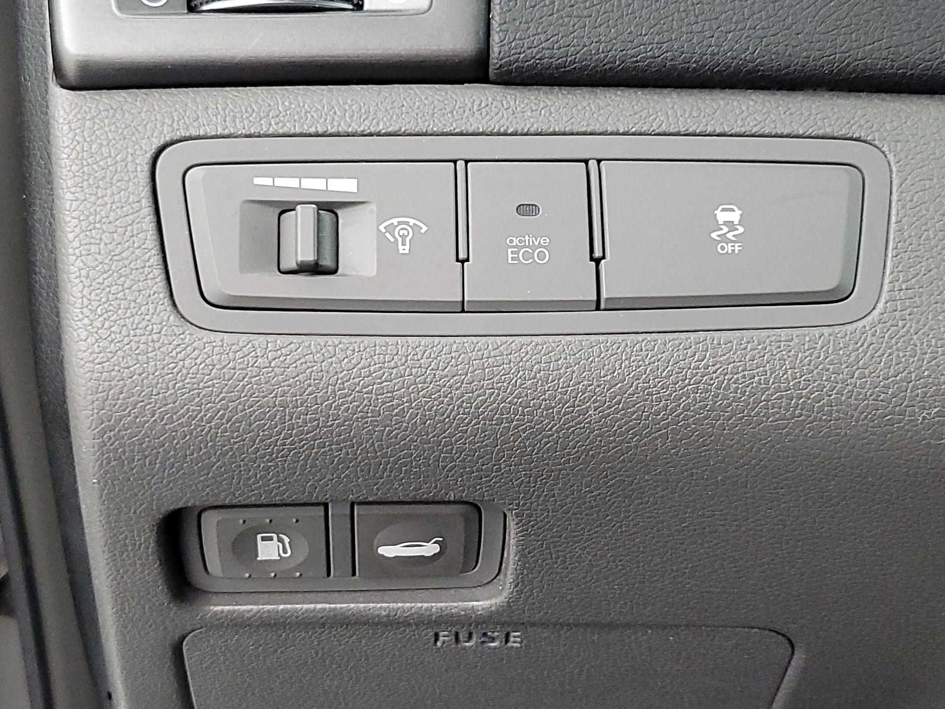 Thumbnail: 2014 Hyundai Sonata - 13