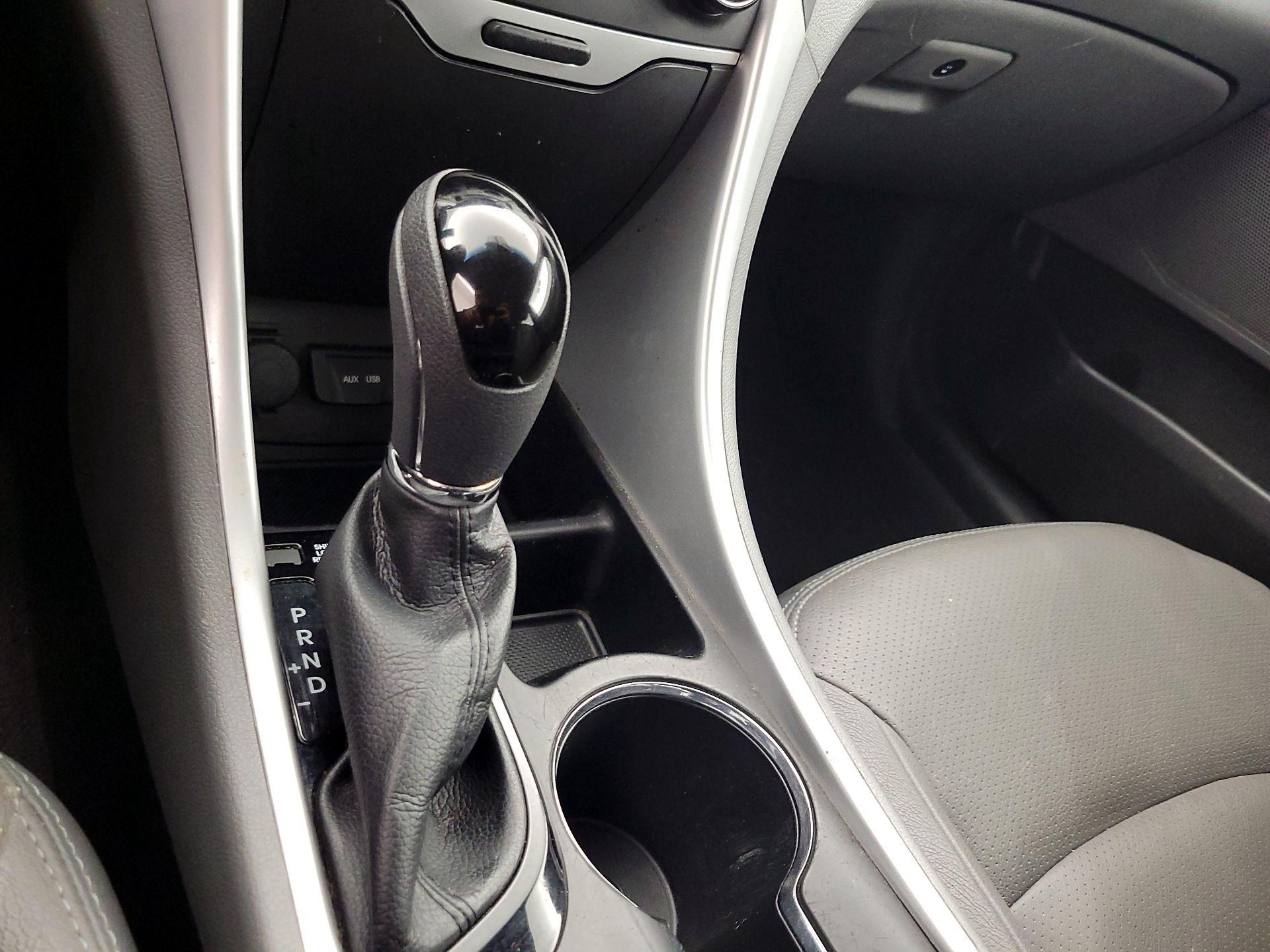 Thumbnail: 2014 Hyundai Sonata - 17
