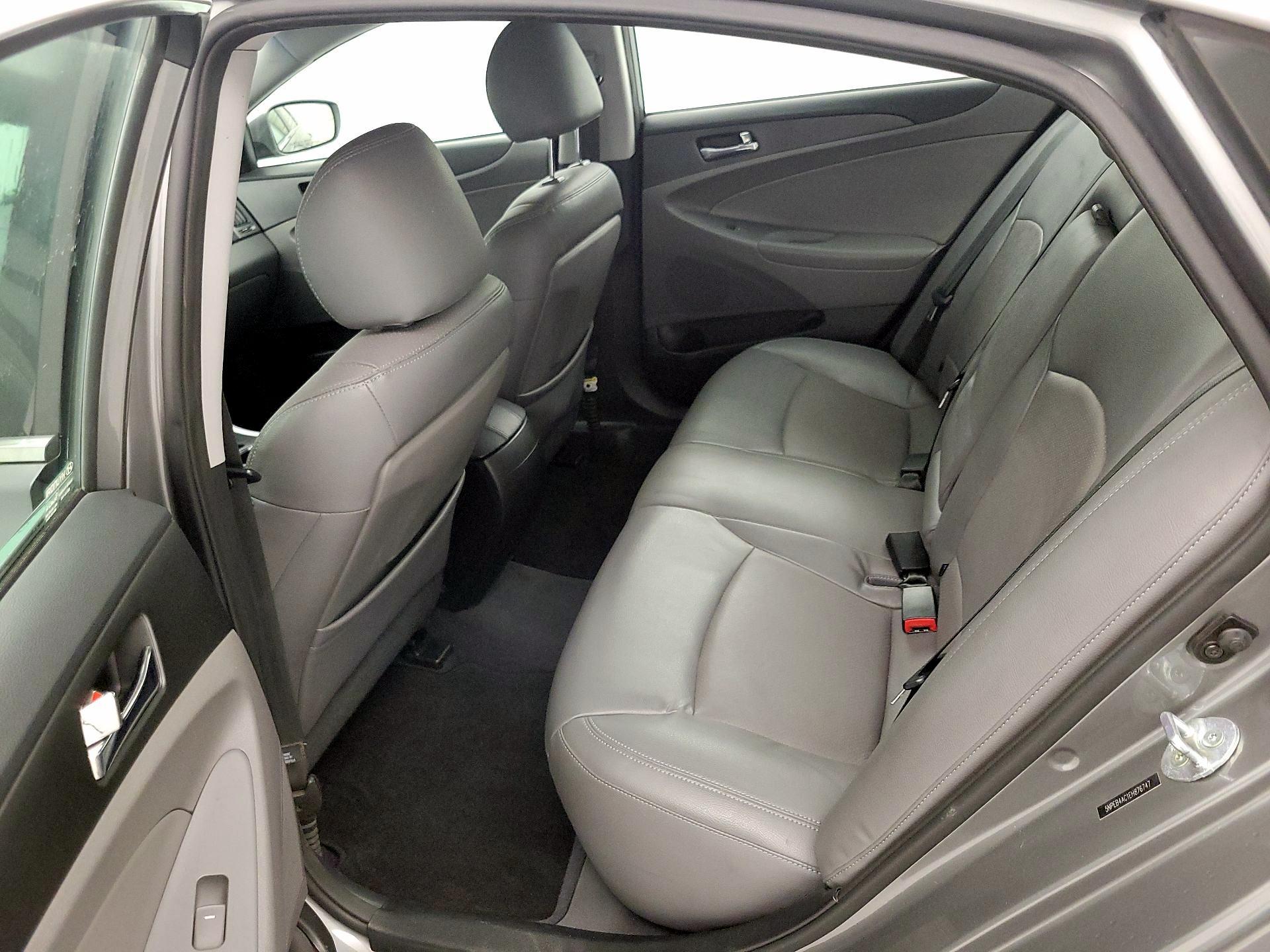 Thumbnail: 2014 Hyundai Sonata - 18