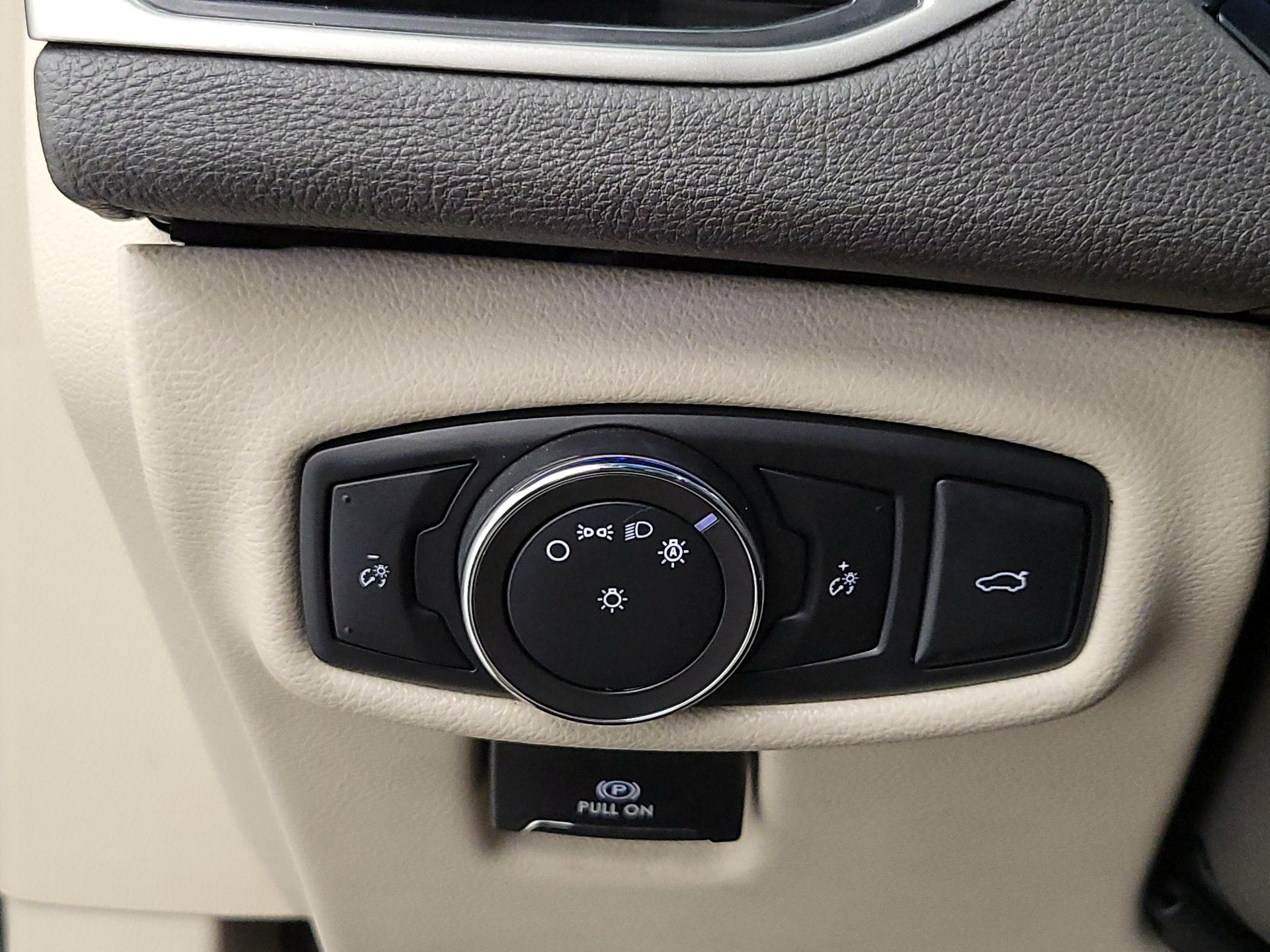 Thumbnail: 2017 Lincoln MKZ - 13