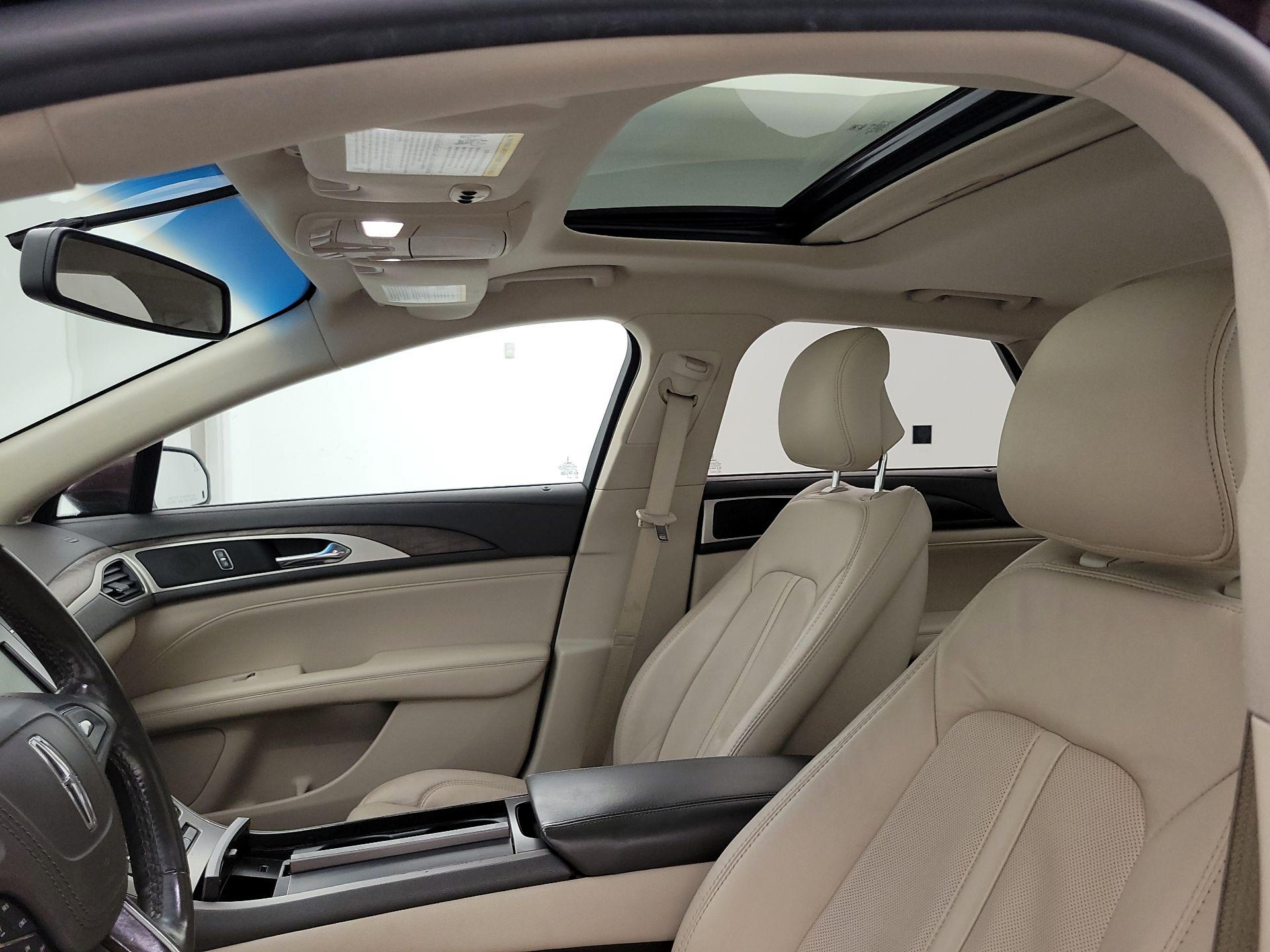 Thumbnail: 2017 Lincoln MKZ - 19