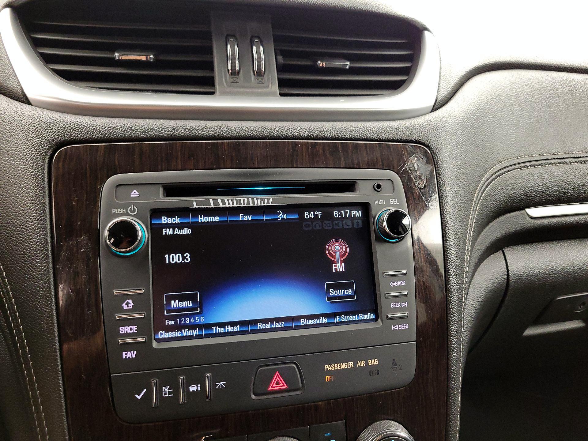 Thumbnail: 2015 Chevrolet Traverse - 15