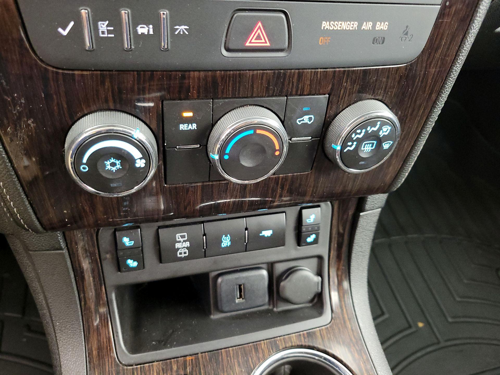 Thumbnail: 2015 Chevrolet Traverse - 16