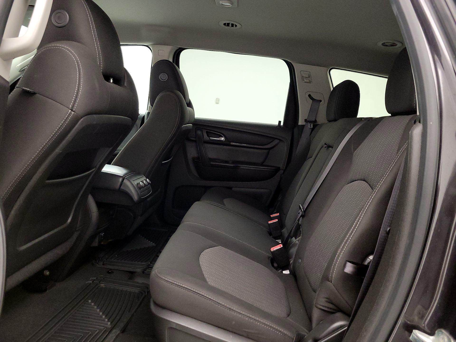 Thumbnail: 2015 Chevrolet Traverse - 19