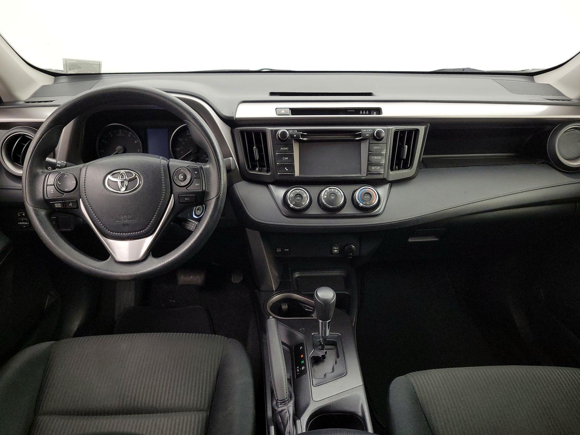 Thumbnail: 2018 Toyota RAV4 - 9