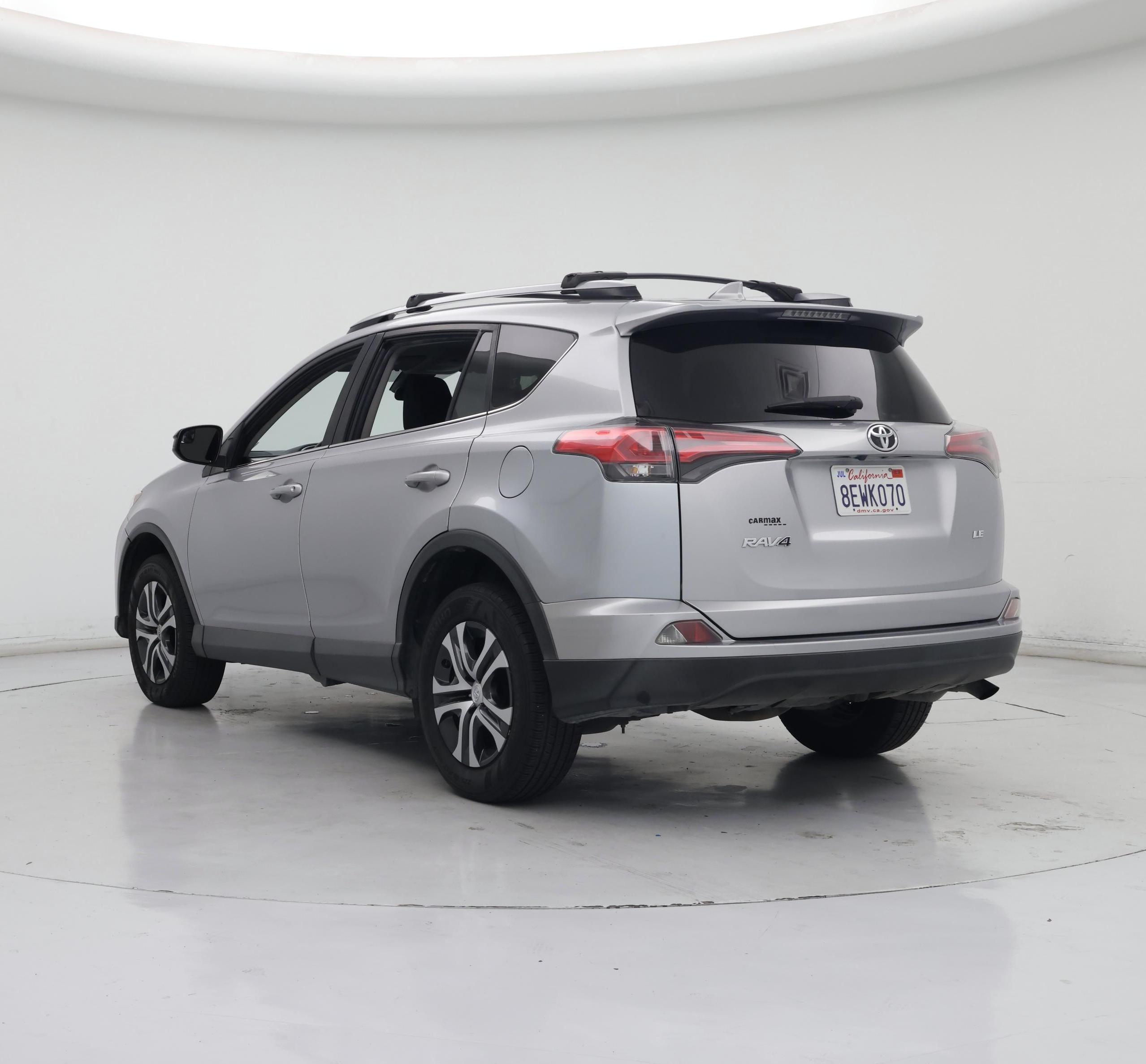 Thumbnail: 2018 Toyota RAV4 - 2