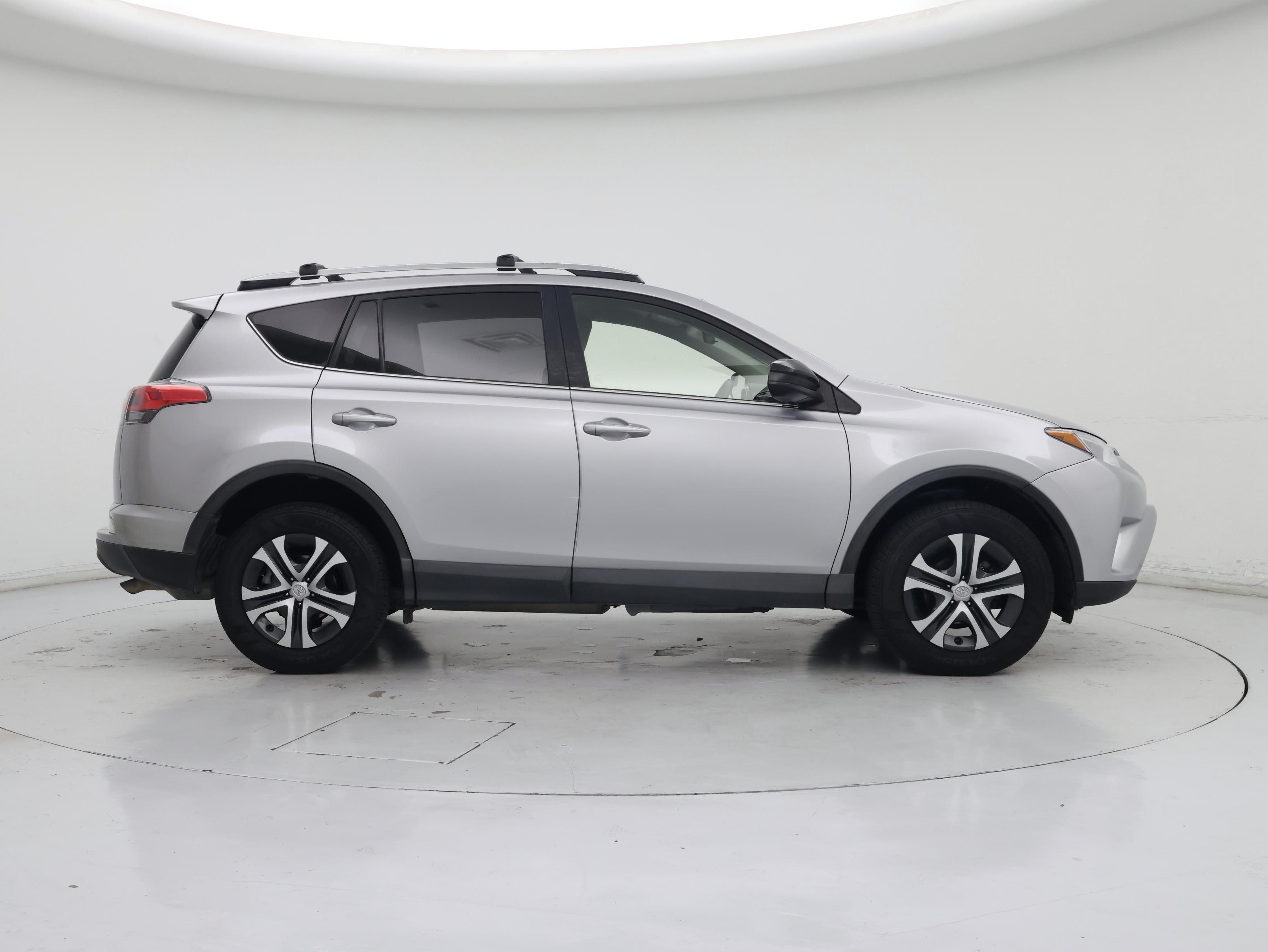 Thumbnail: 2018 Toyota RAV4 - 7