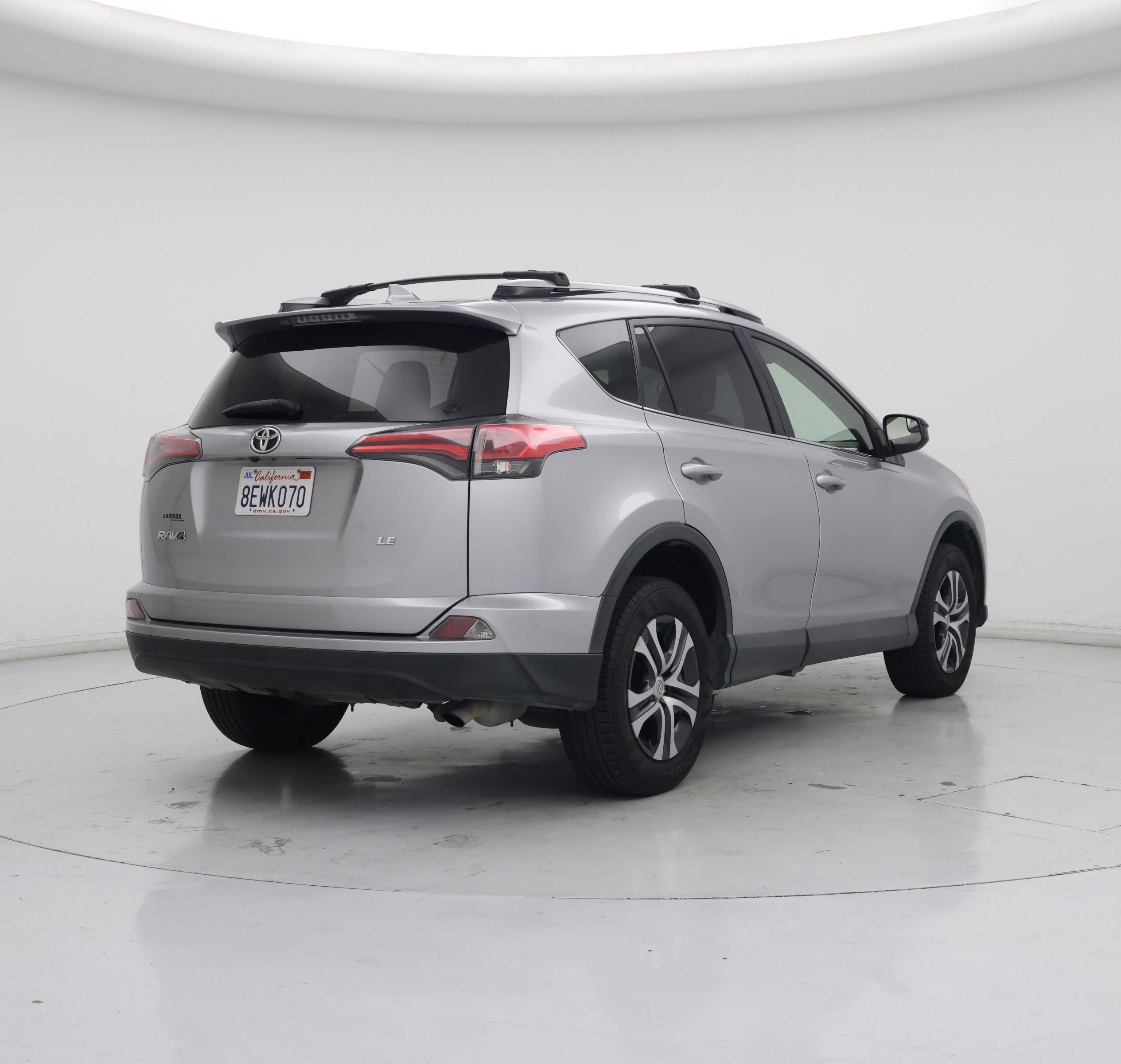 Thumbnail: 2018 Toyota RAV4 - 8