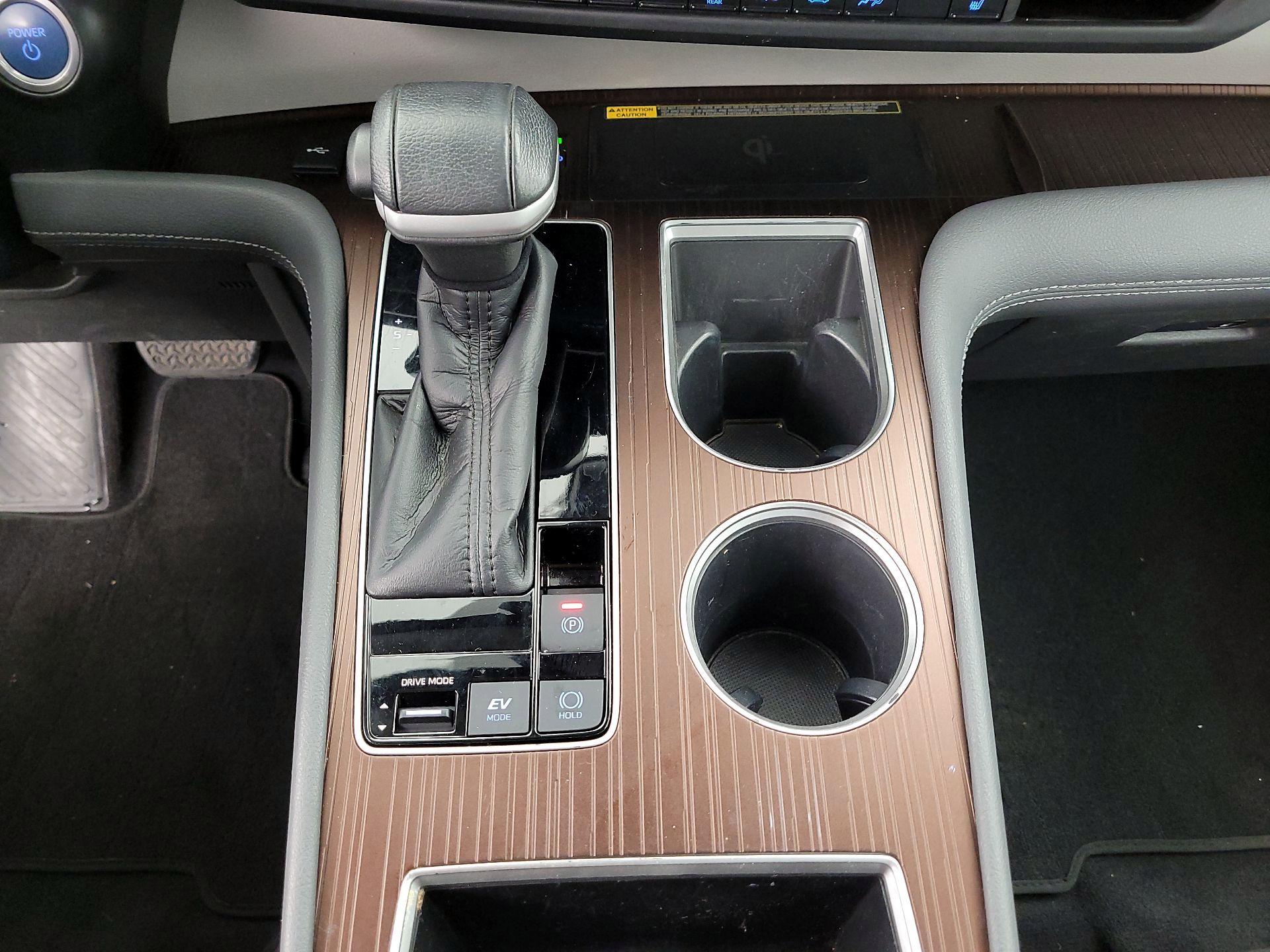 Thumbnail: 2021 Toyota Sienna - 18