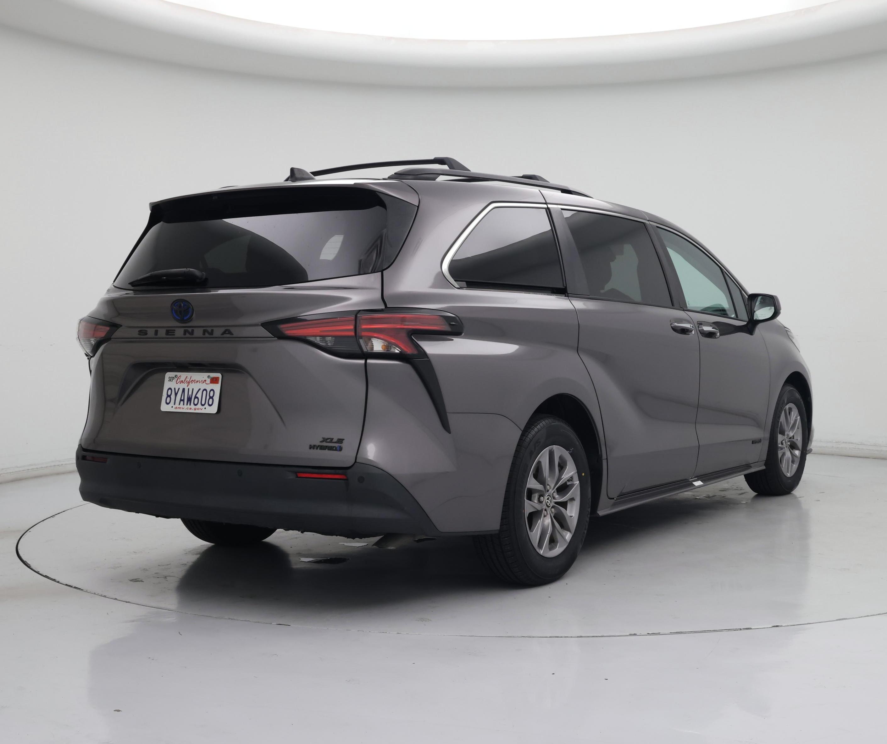 Thumbnail: 2021 Toyota Sienna - 8