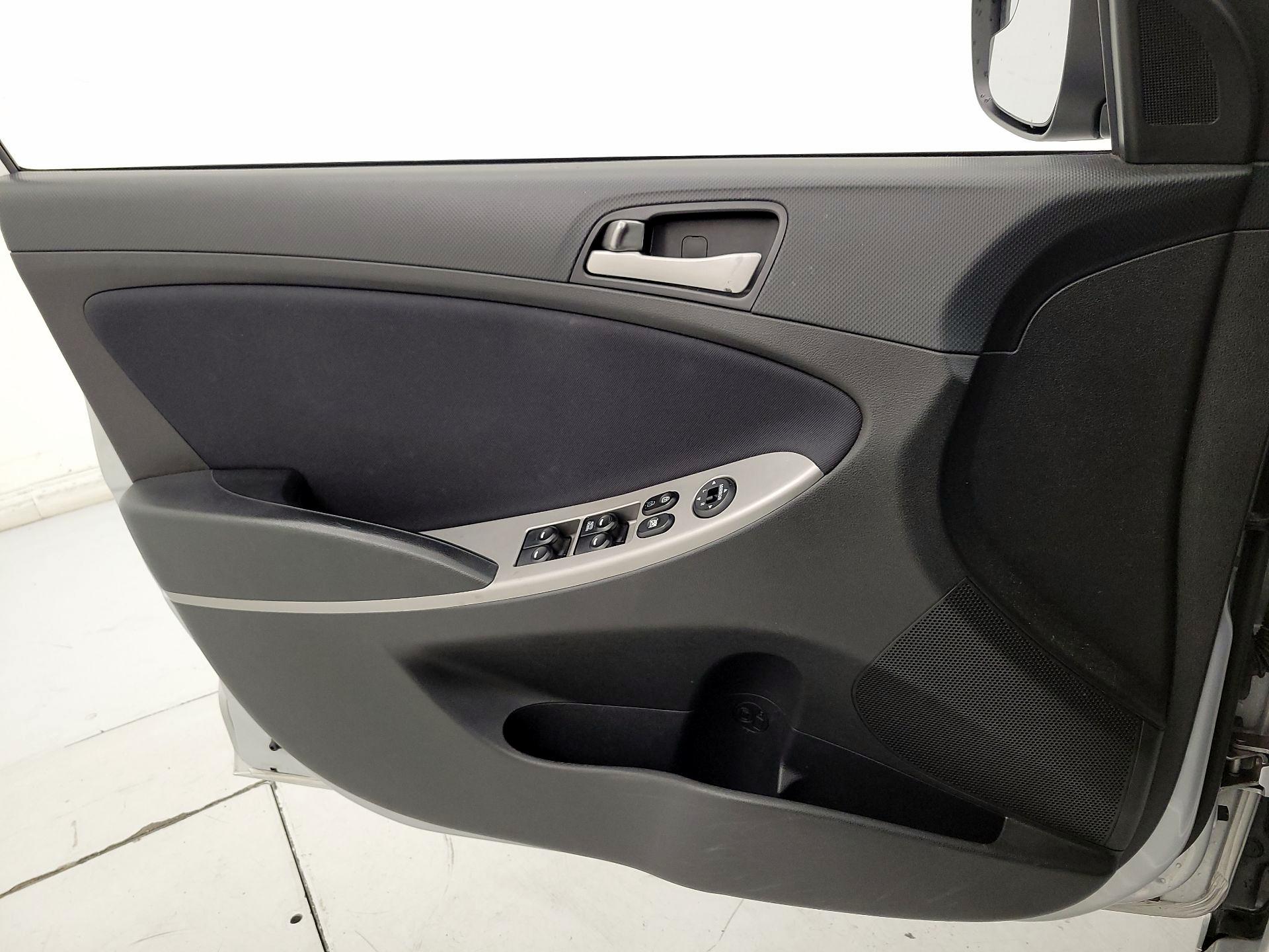 Thumbnail: 2016 Hyundai Accent - 12
