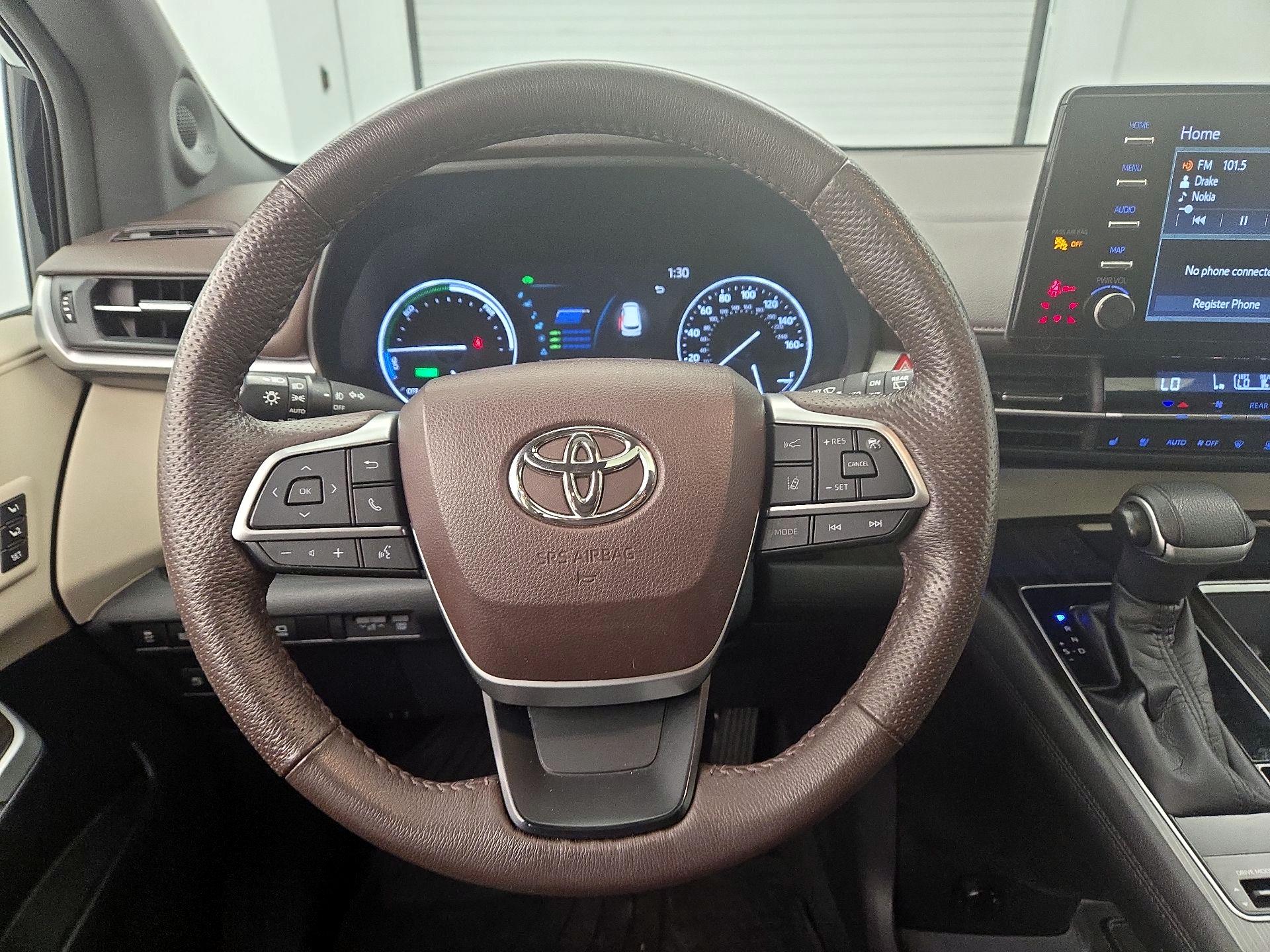 Thumbnail: 2022 Toyota Sienna - 10