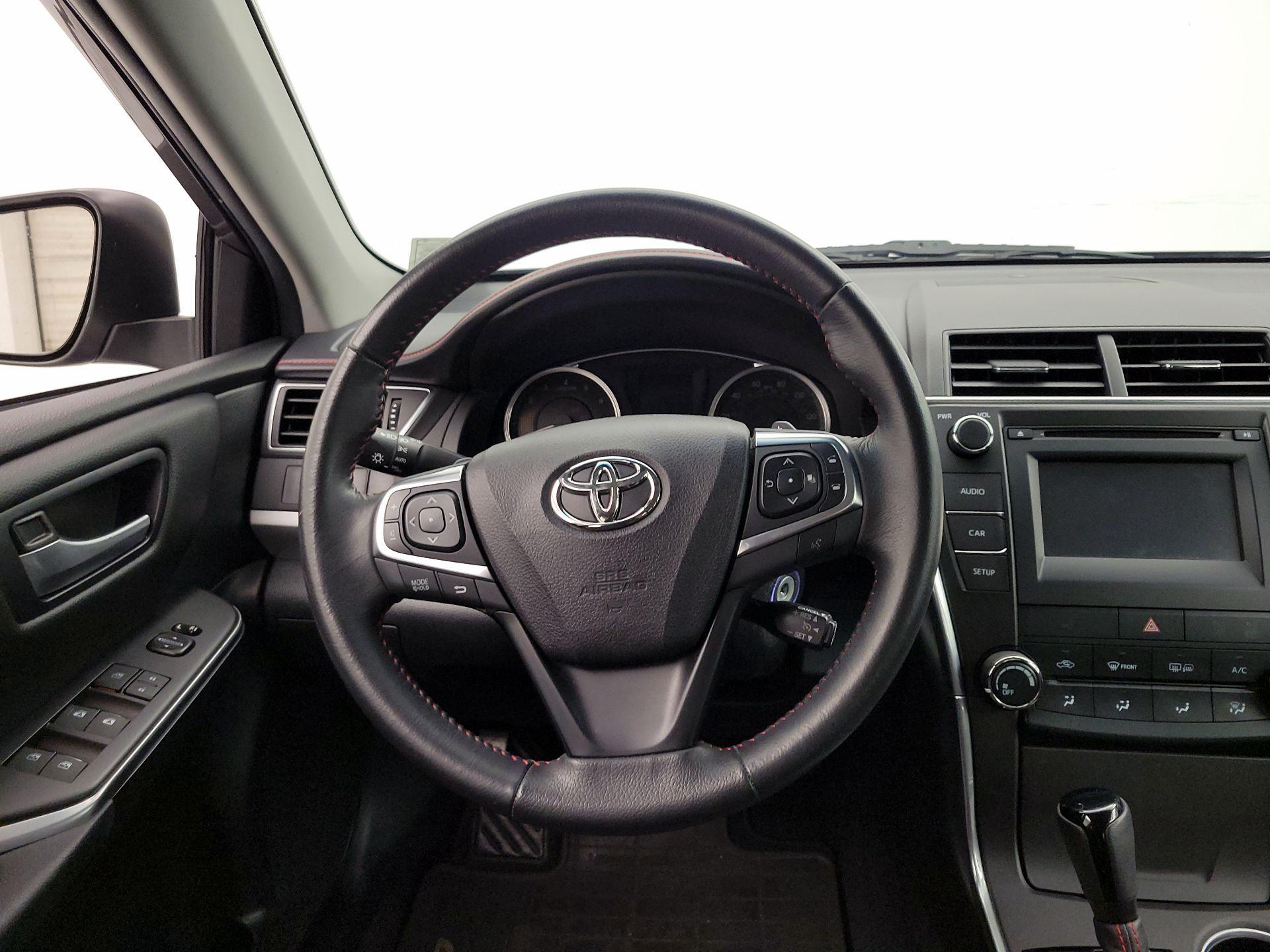 Thumbnail: 2016 Toyota Camry - 10