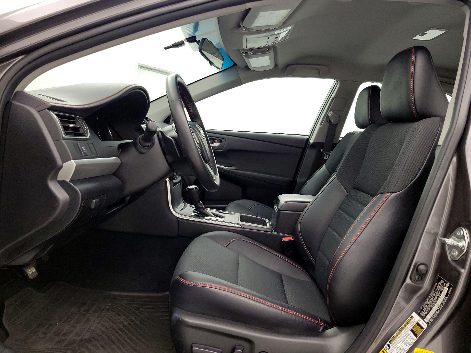 Thumbnail: 2016 Toyota Camry - 11
