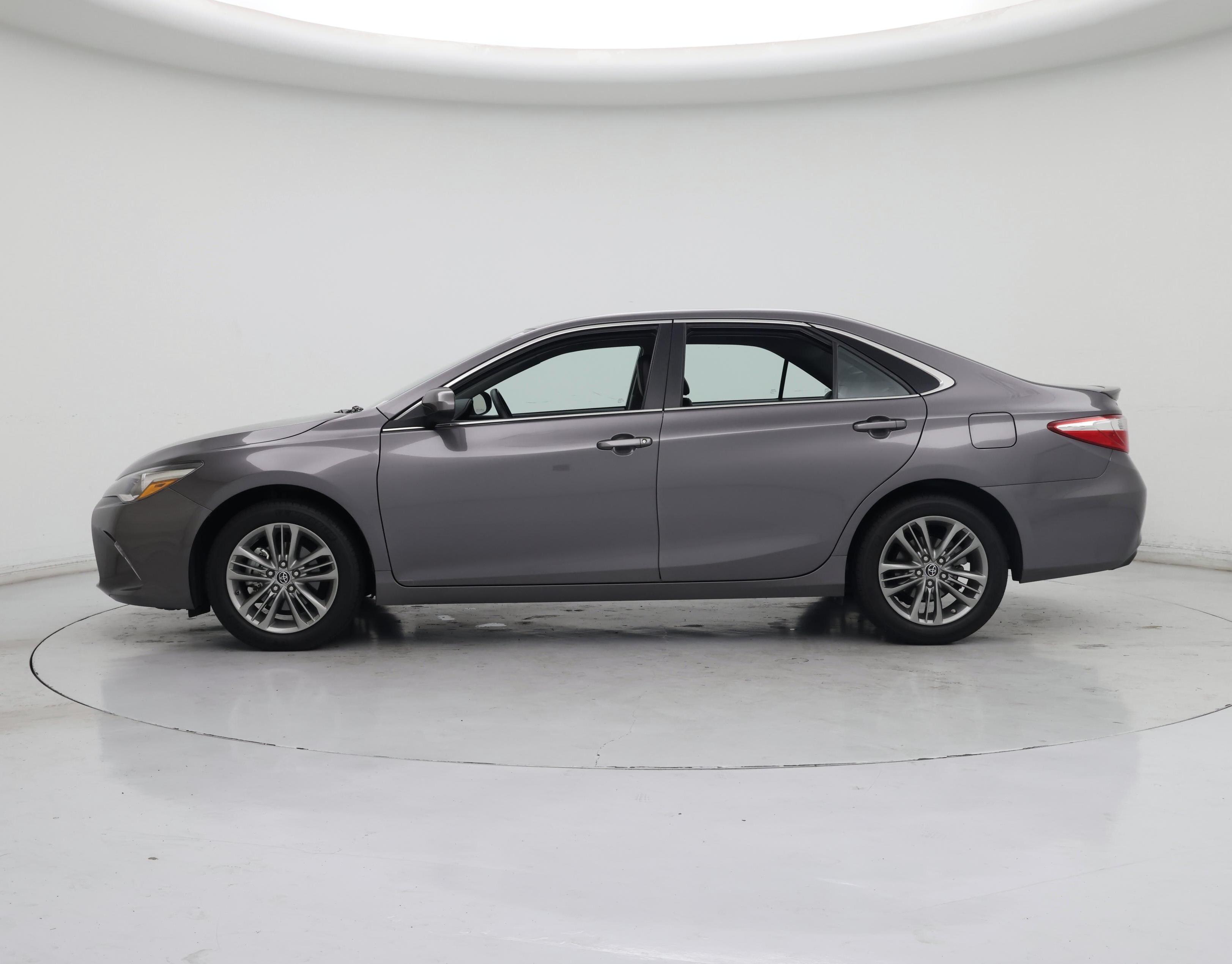 Thumbnail: 2016 Toyota Camry - 3