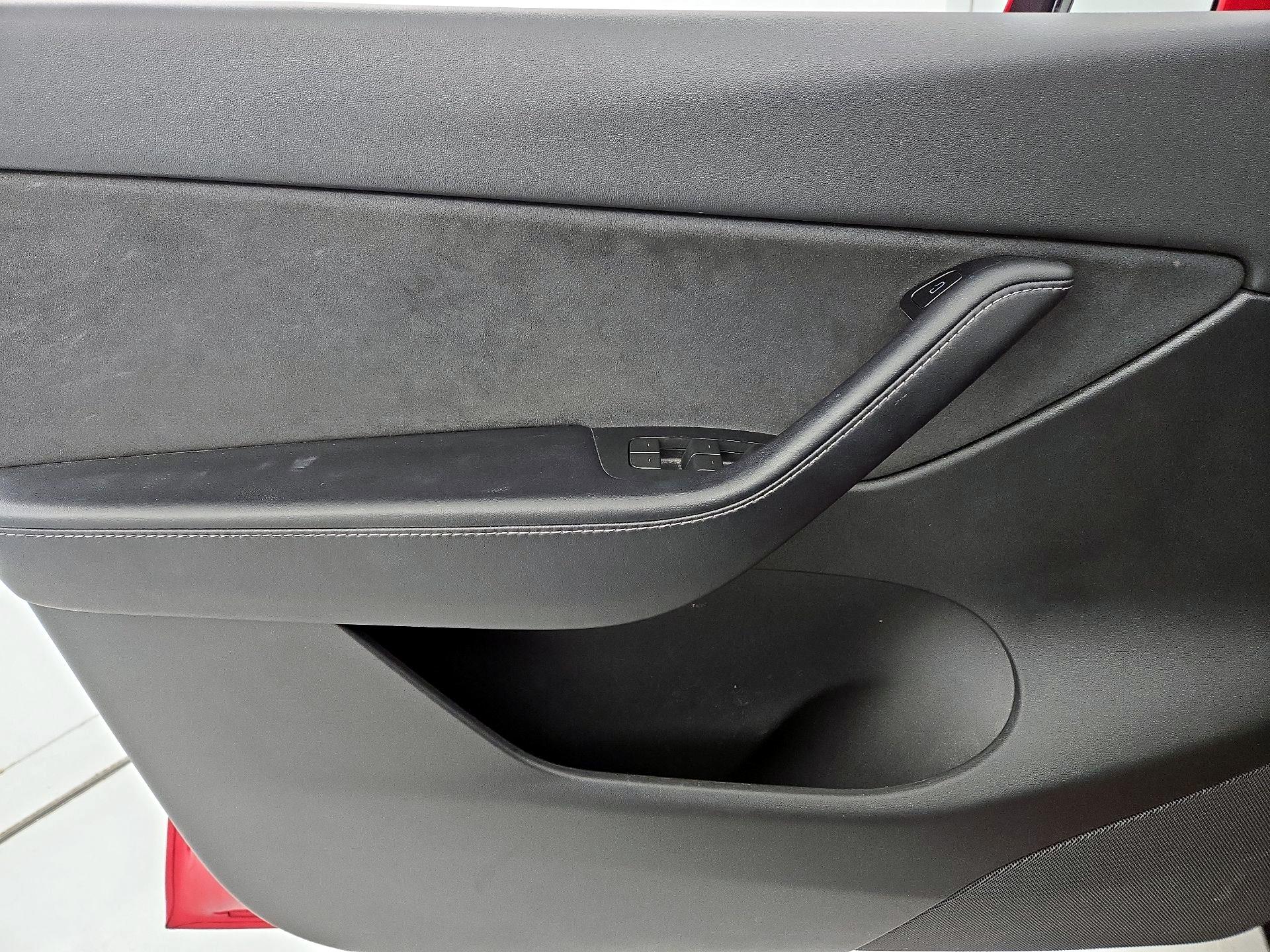 Thumbnail: 2022 Tesla Model Y - 12