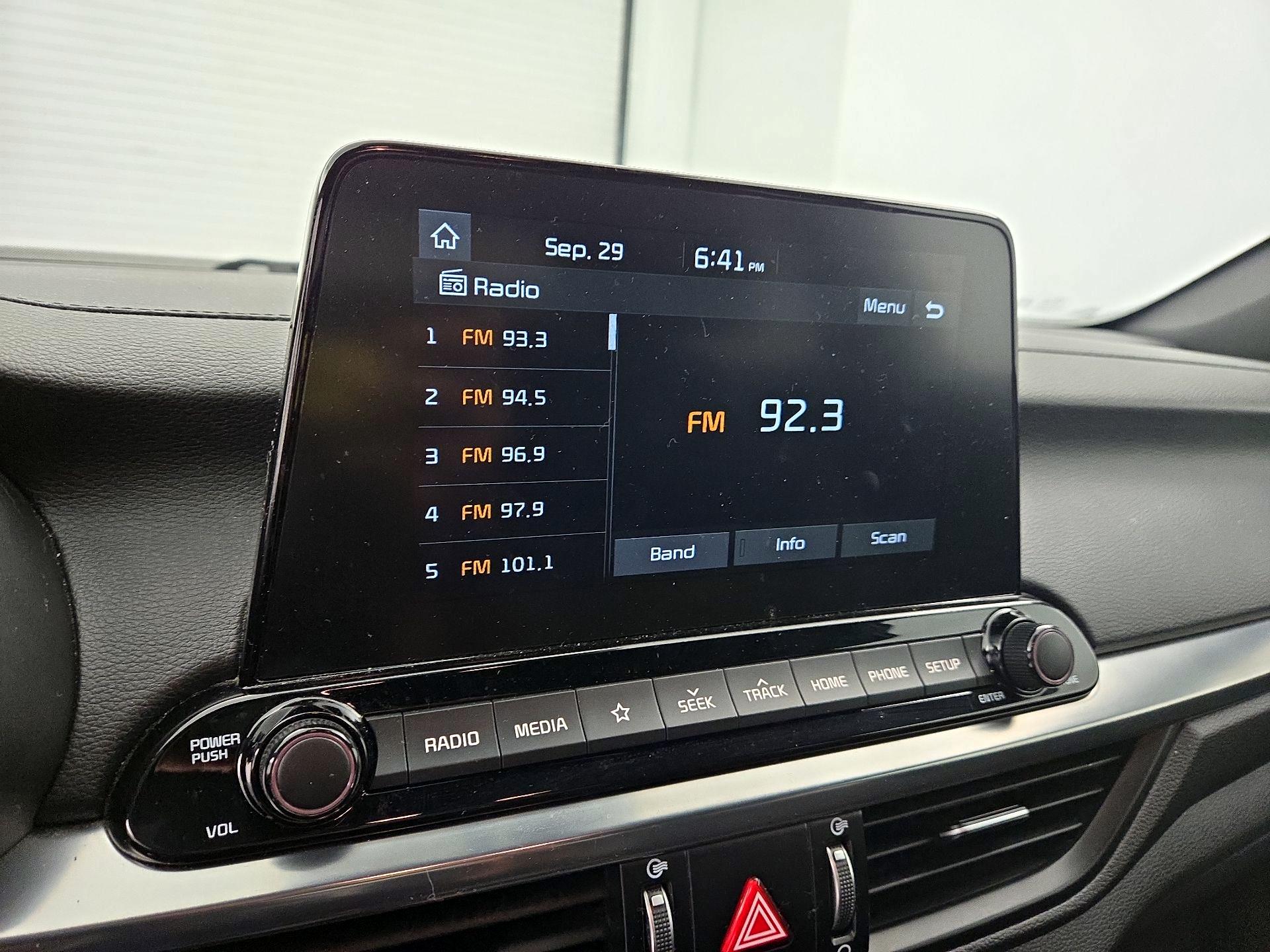 Thumbnail: 2020 Kia Forte - 15