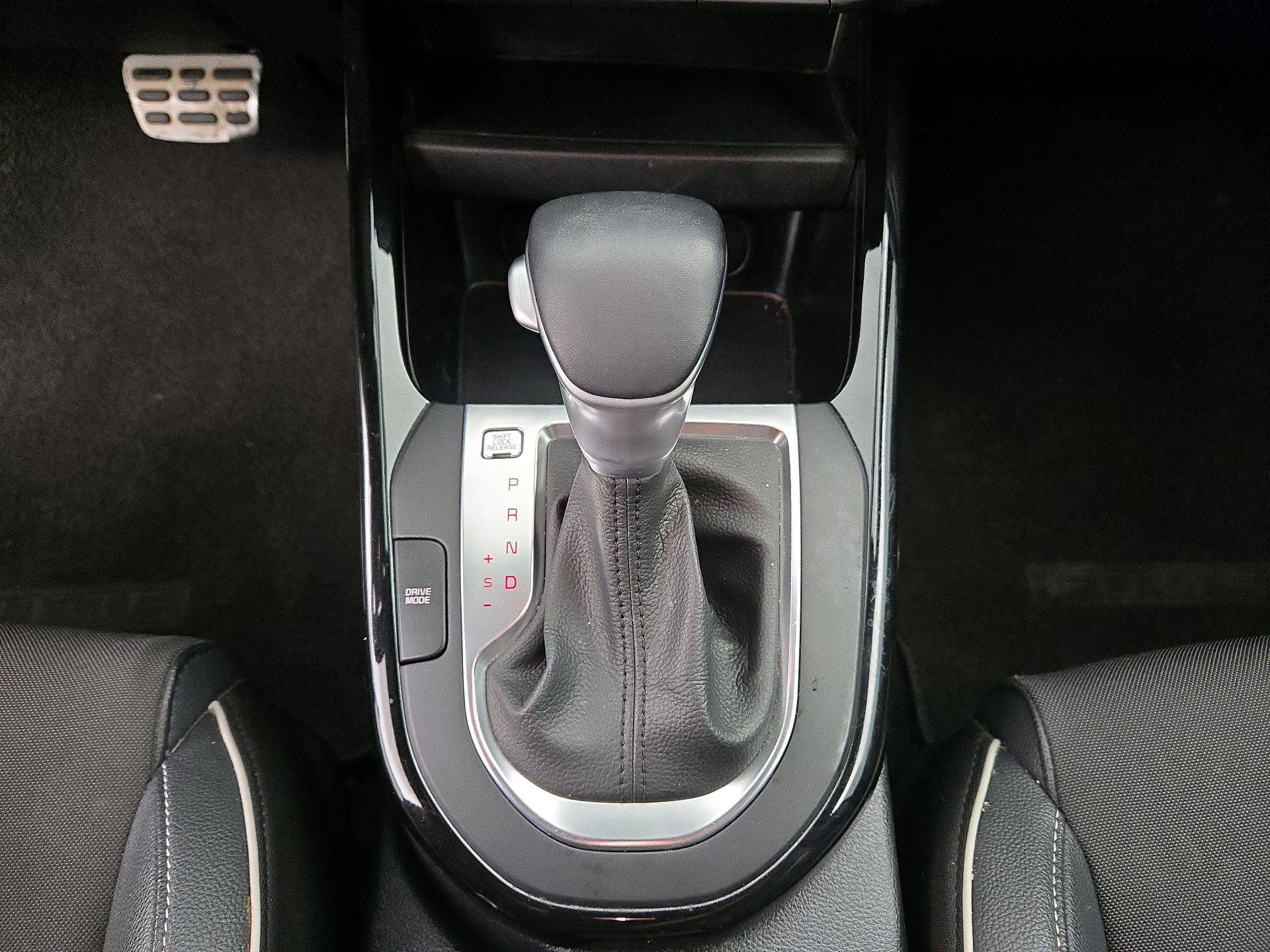 Thumbnail: 2020 Kia Forte - 17