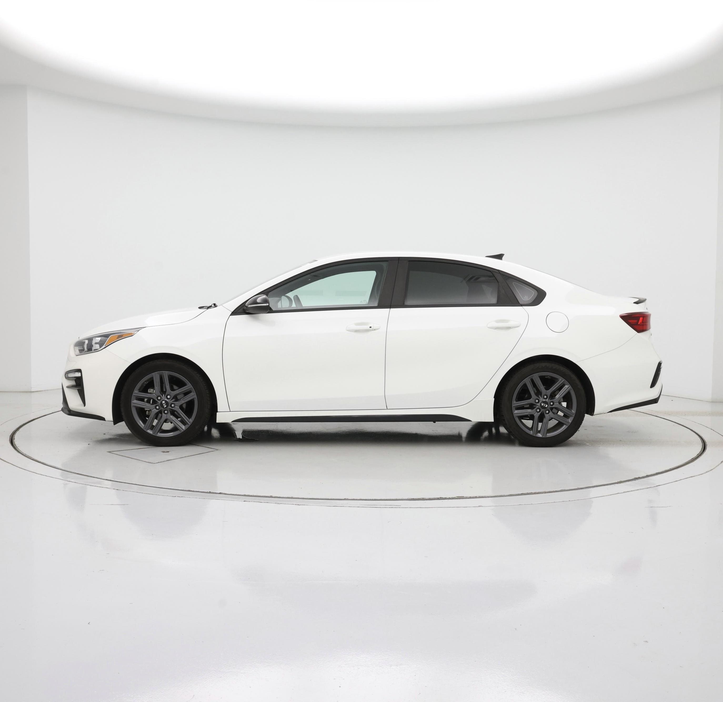 Thumbnail: 2020 Kia Forte - 3