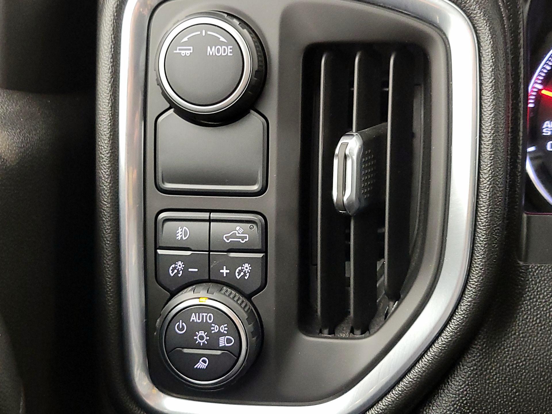 Thumbnail: 2020 Chevrolet Silverado 1500 - 13