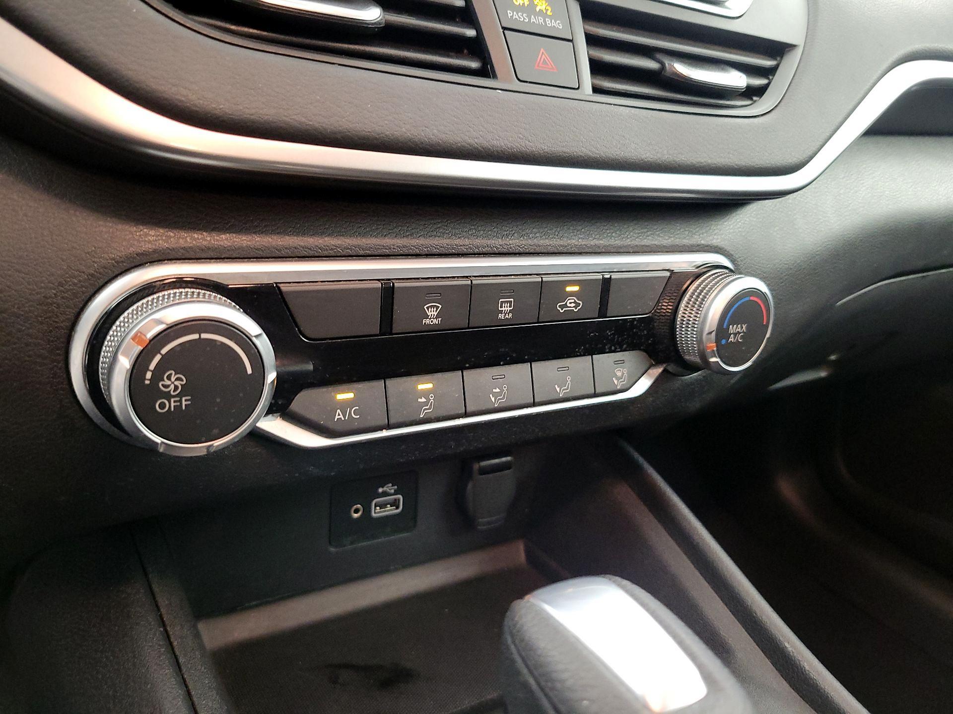 Thumbnail: 2021 Nissan Altima - 16