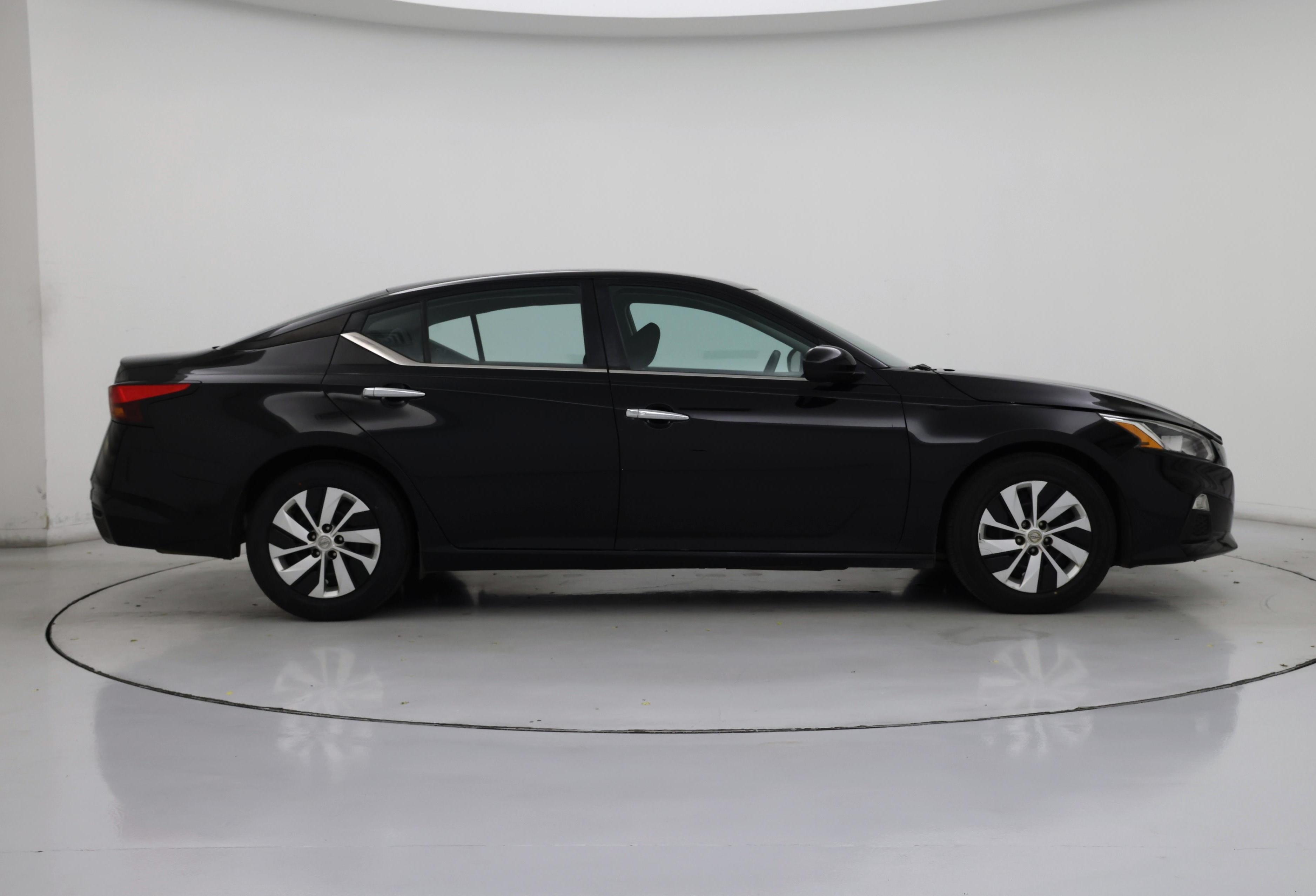 Thumbnail: 2021 Nissan Altima - 7