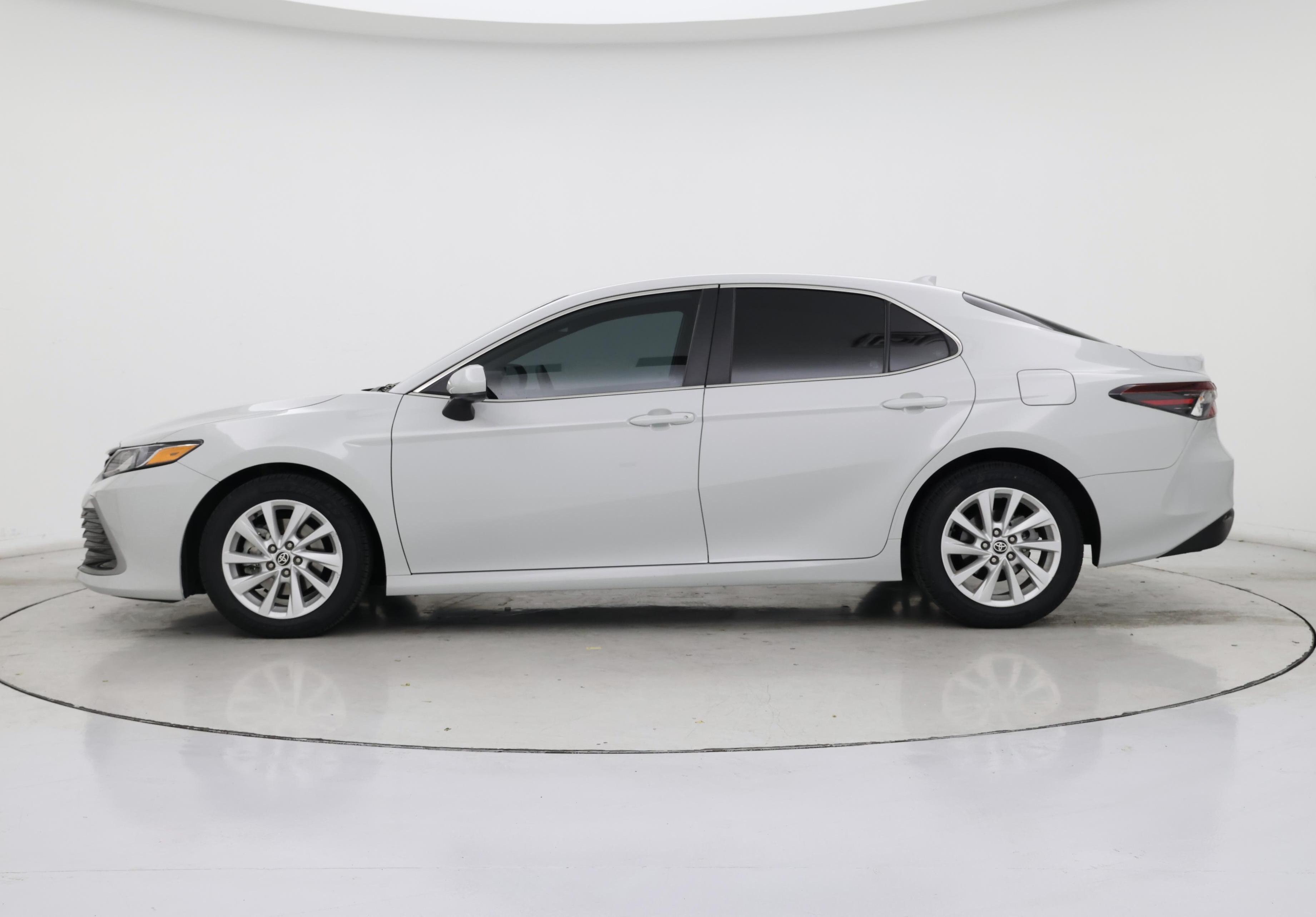 Thumbnail: 2022 Toyota Camry - 3