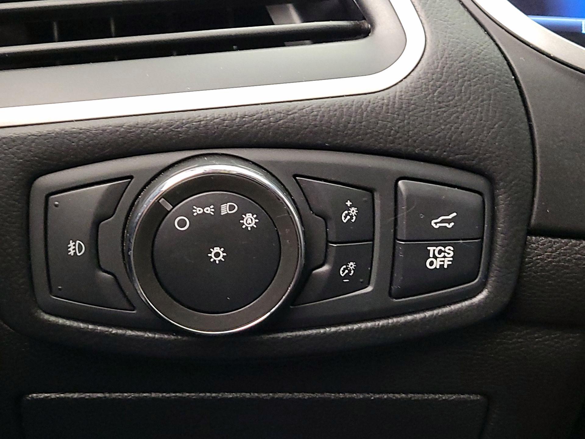 Thumbnail: 2021 Ford Edge - 13