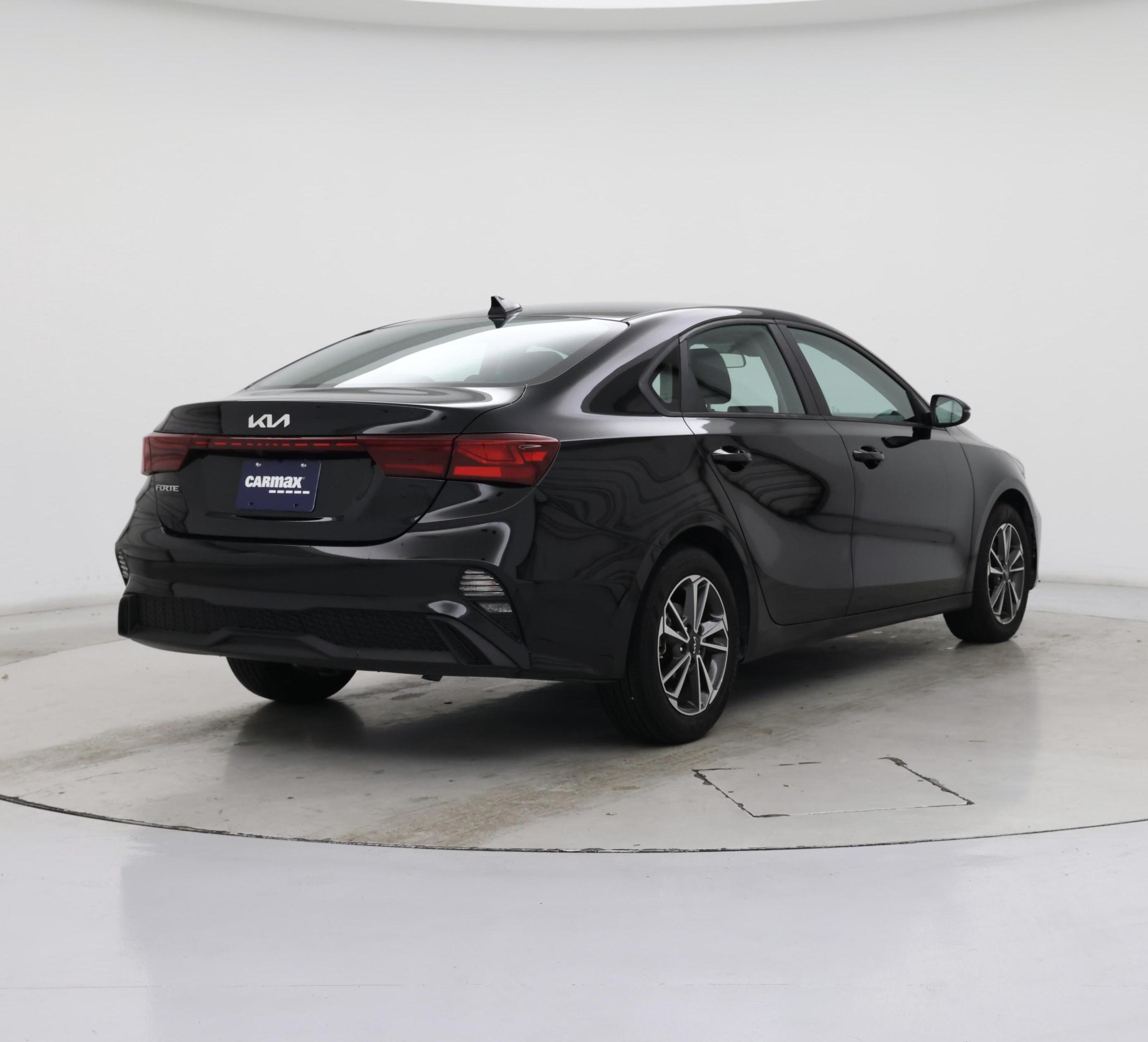 Thumbnail: 2023 Kia Forte - 8