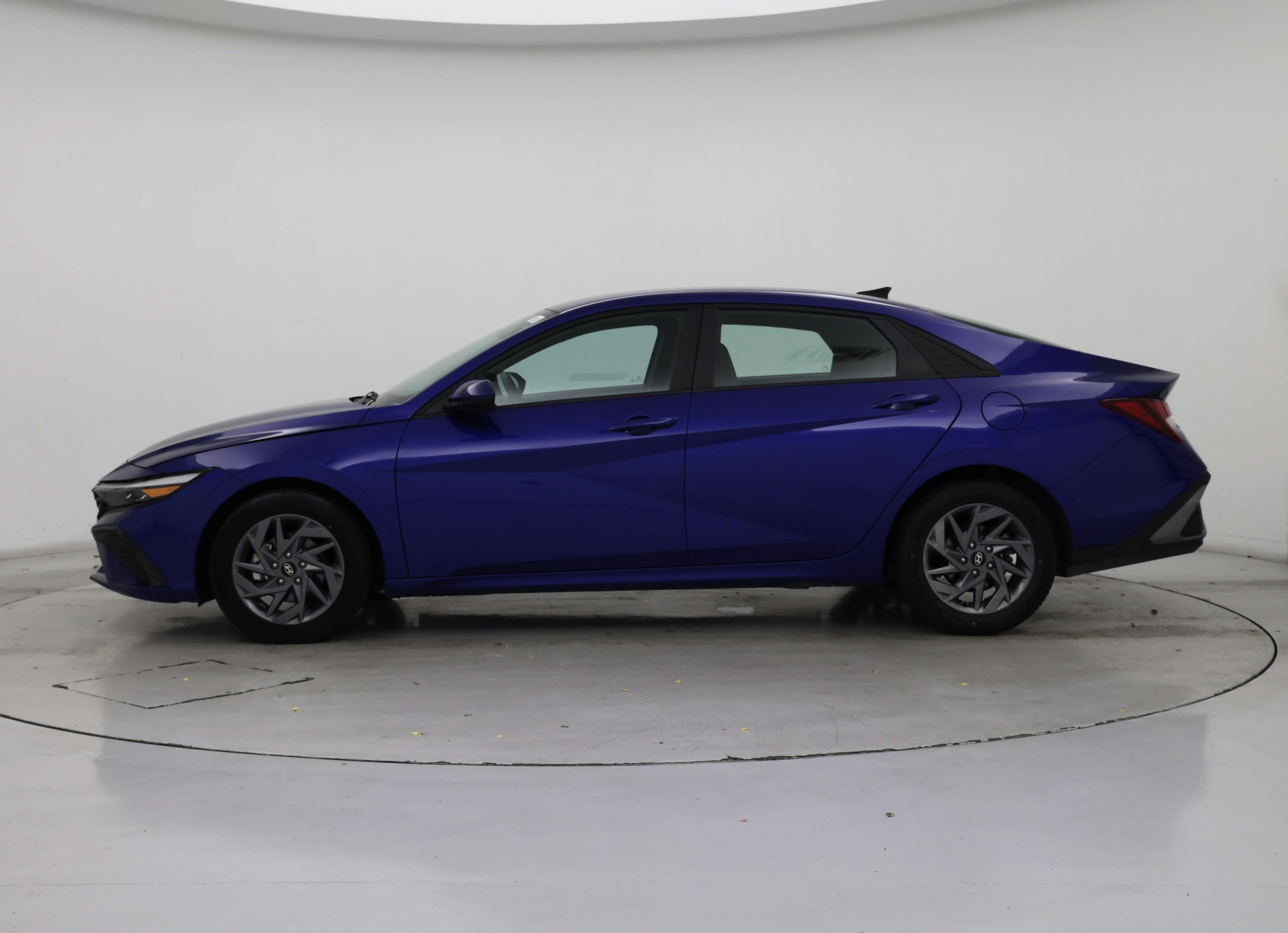 Thumbnail: 2024 Hyundai Elantra - 3