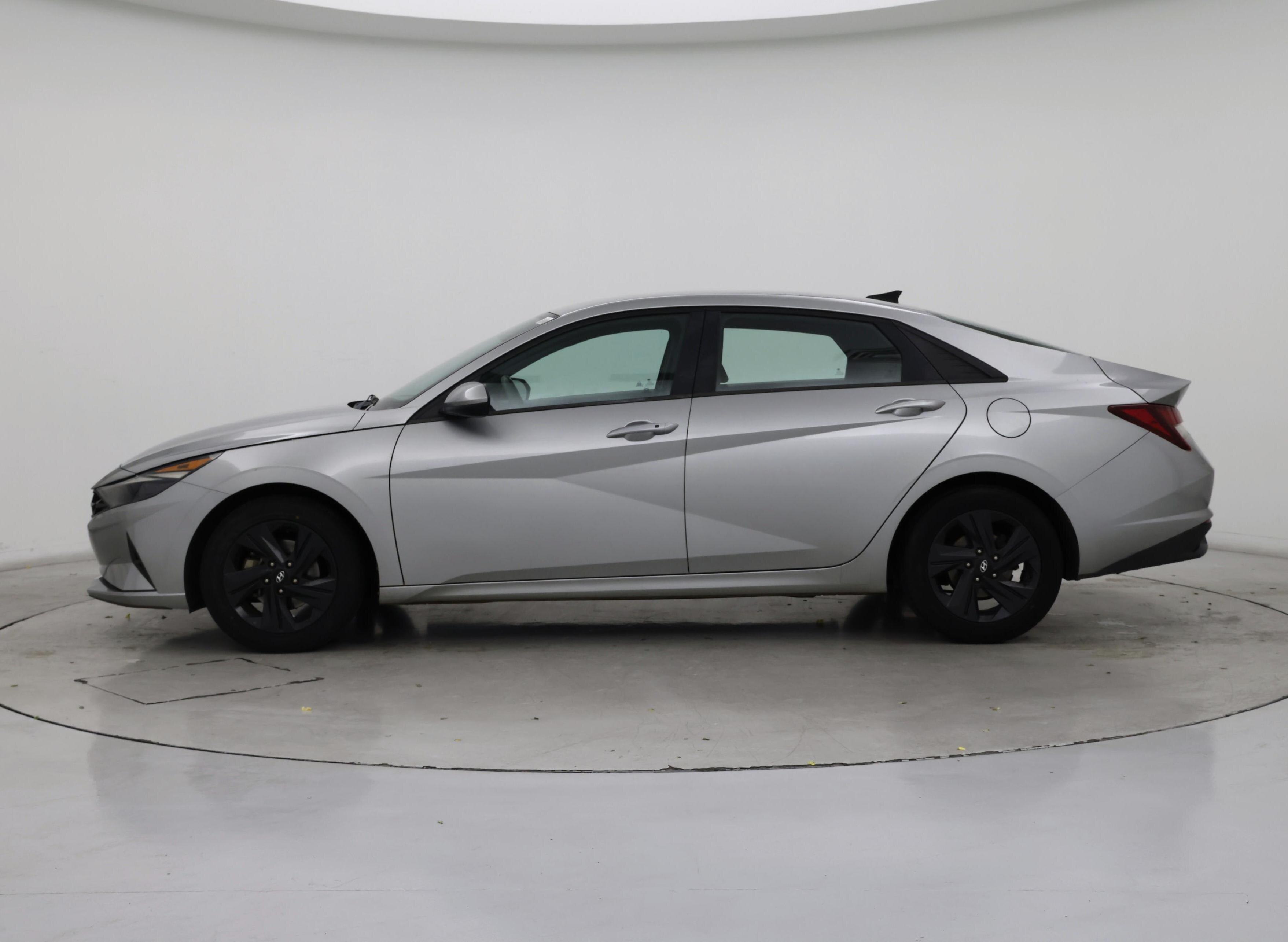 Thumbnail: 2021 Hyundai Elantra - 3